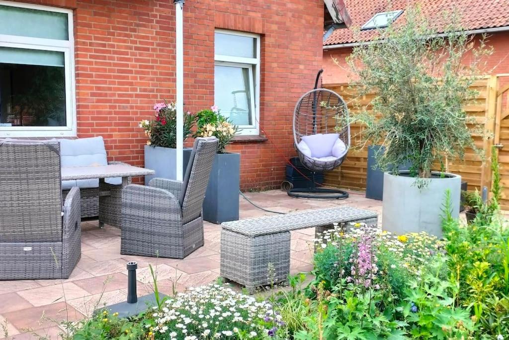Familienfreundliche große Ferienwohnung mit Pferden, Spielplatz direkt am Haus, Sauna & viel Natur