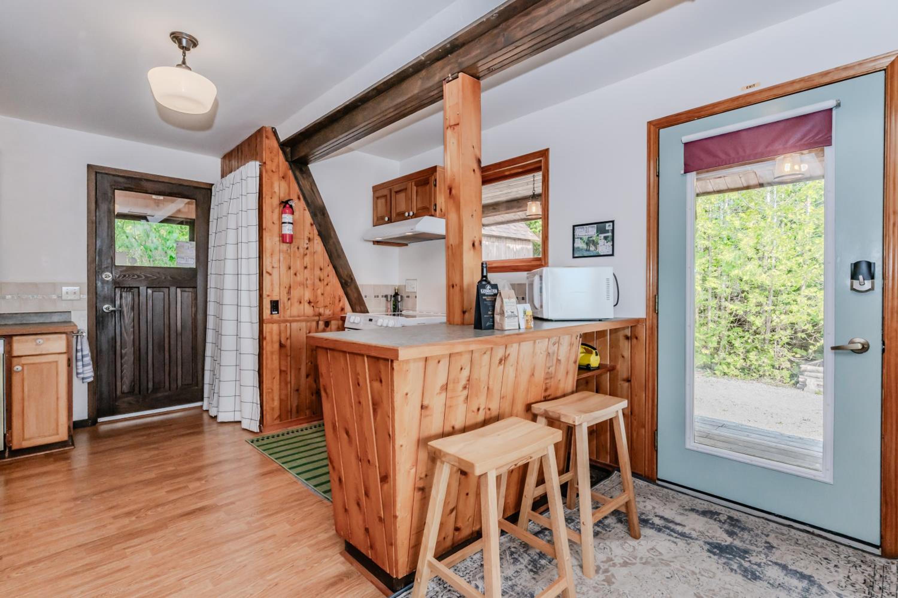 Lands End Private Tobermory Waterfront Escape