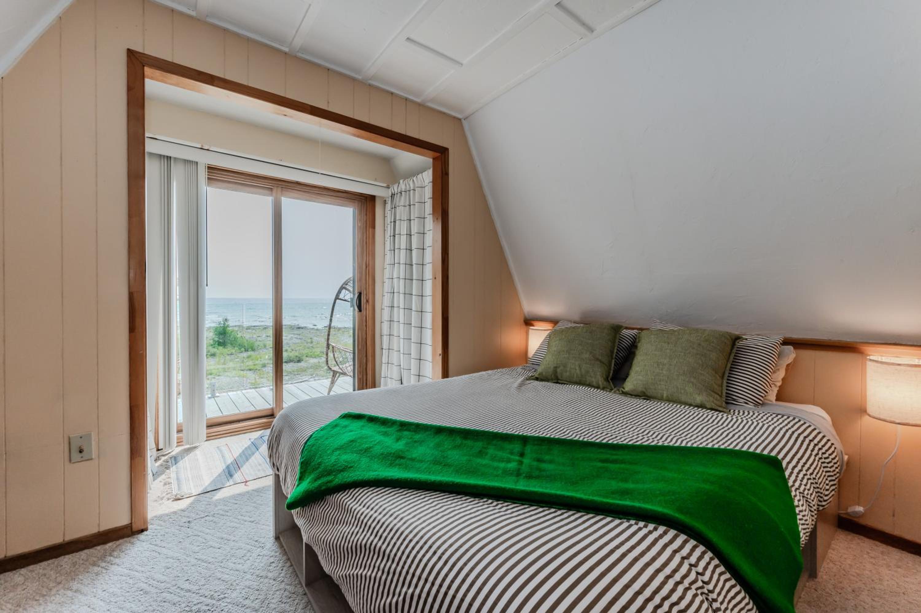 Lands End Private Tobermory Waterfront Escape