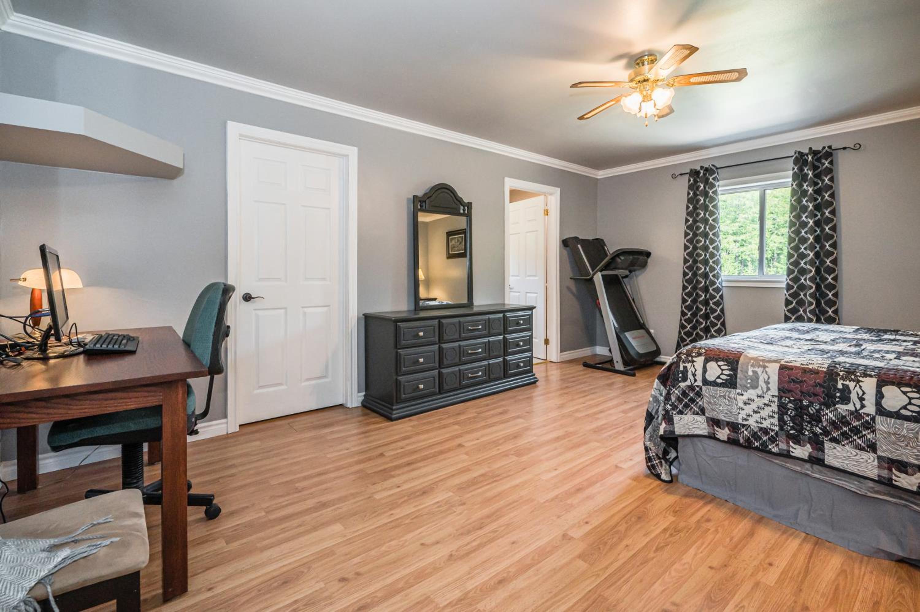 Huron Retreat, Near Beach & Pet Friendly