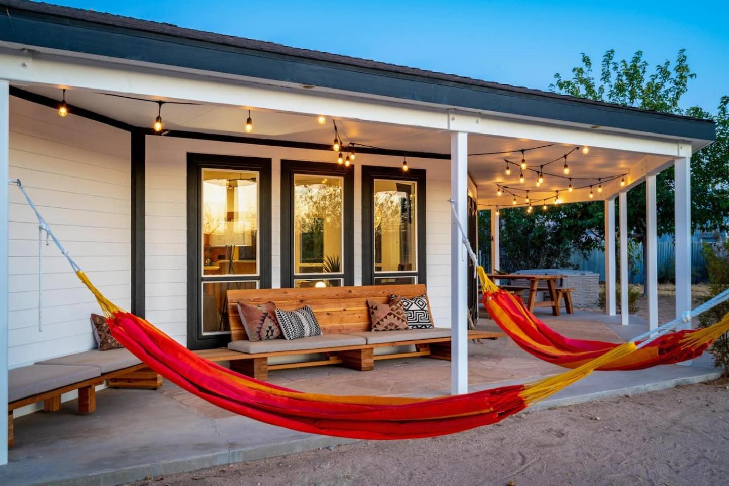 The Moonsong Joshua Tree - Hot Tub & Yoga Studio view 4