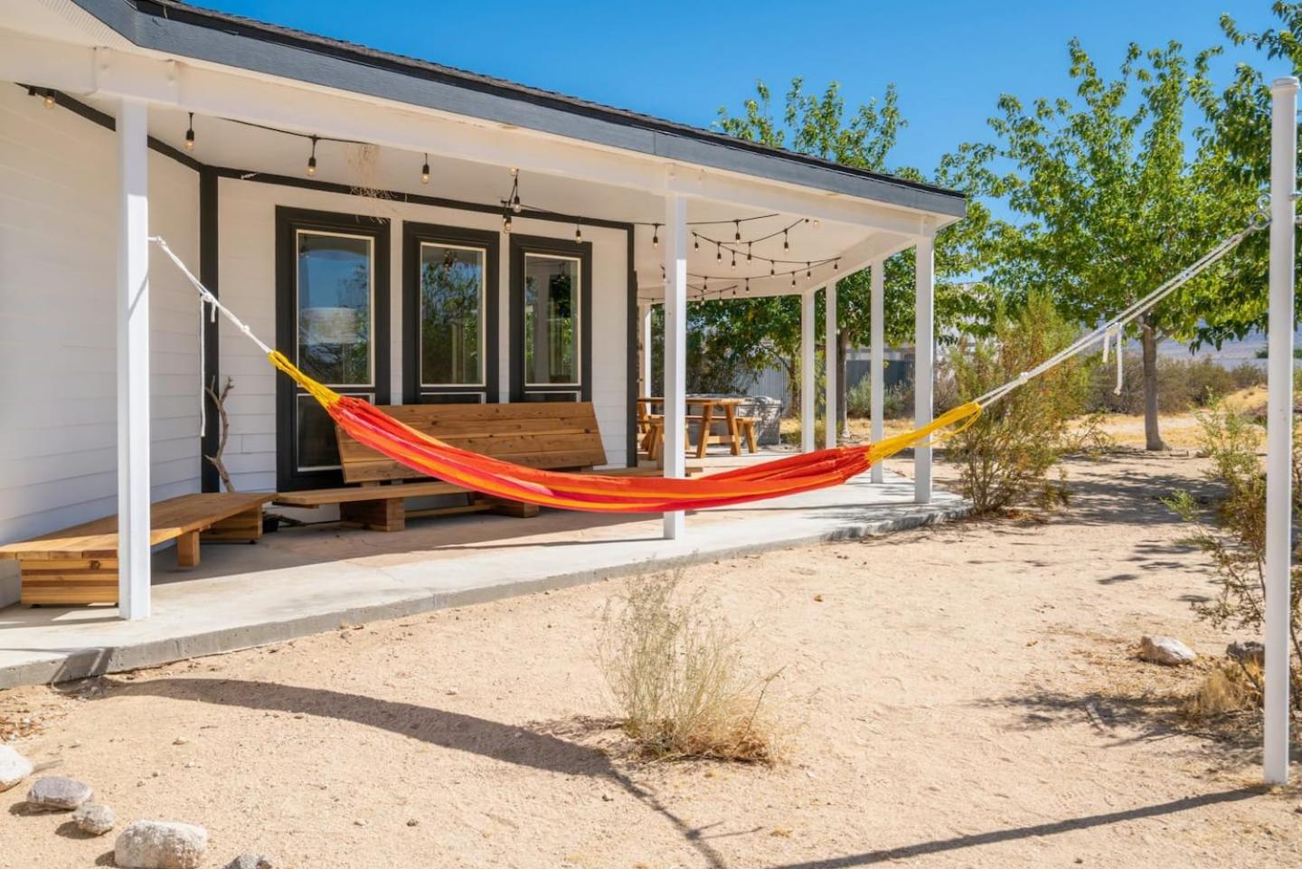 The Moonsong Joshua Tree - Hot Tub & Yoga Studio view 5