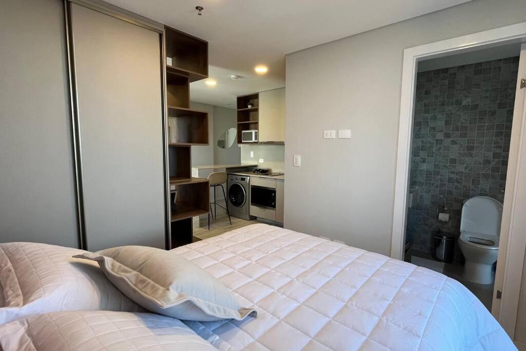 Moderno Departamento ubicado en pleno eje corporativo, con vistas privilegiadas de Asunción view 4