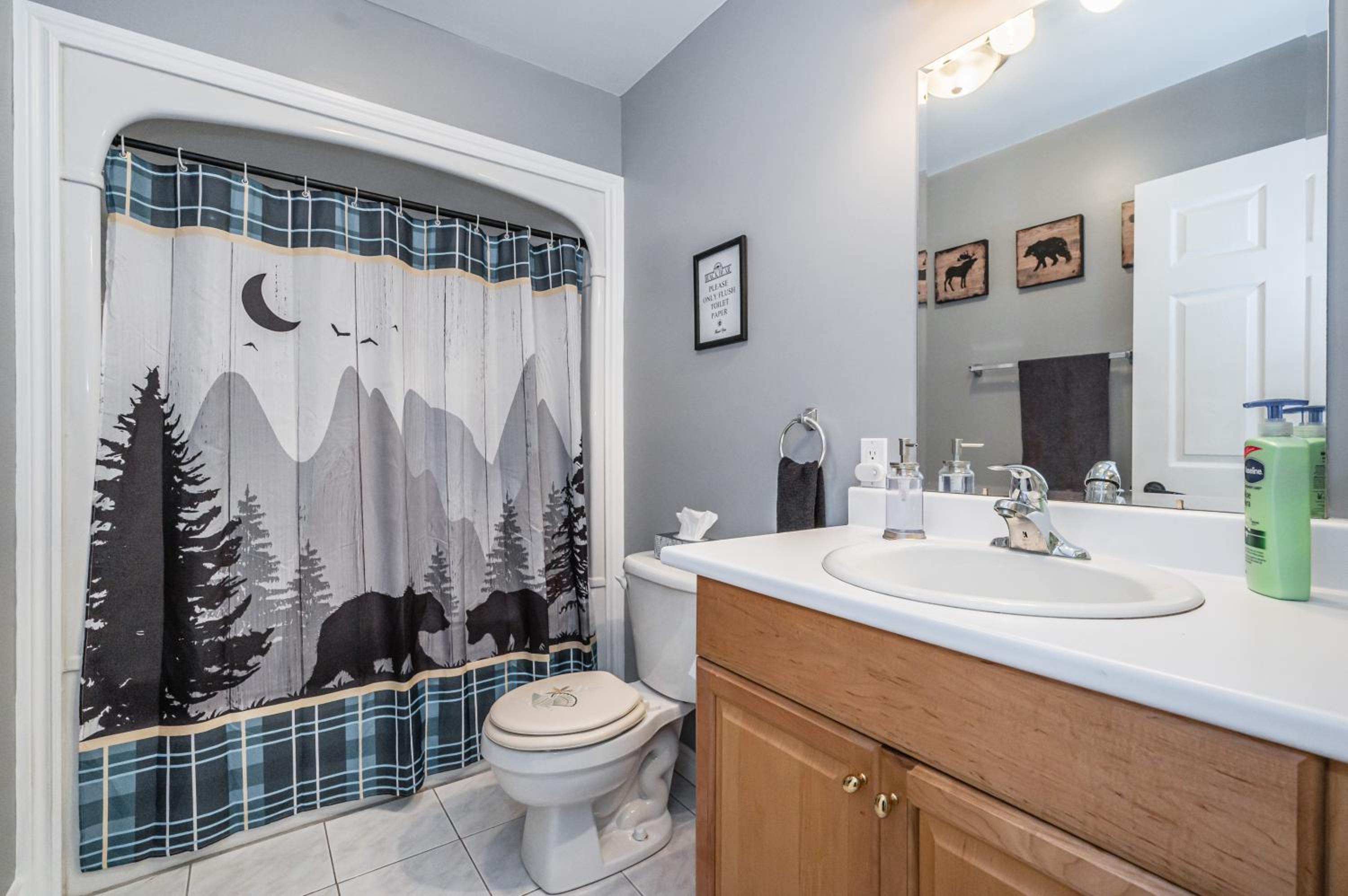 Huron Retreat, Near Beach & Pet Friendly