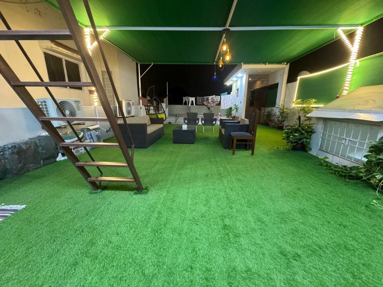 Joher Rooftop Haven-2BR Penthouse in Gulistan e Joher Blk 14 view 4