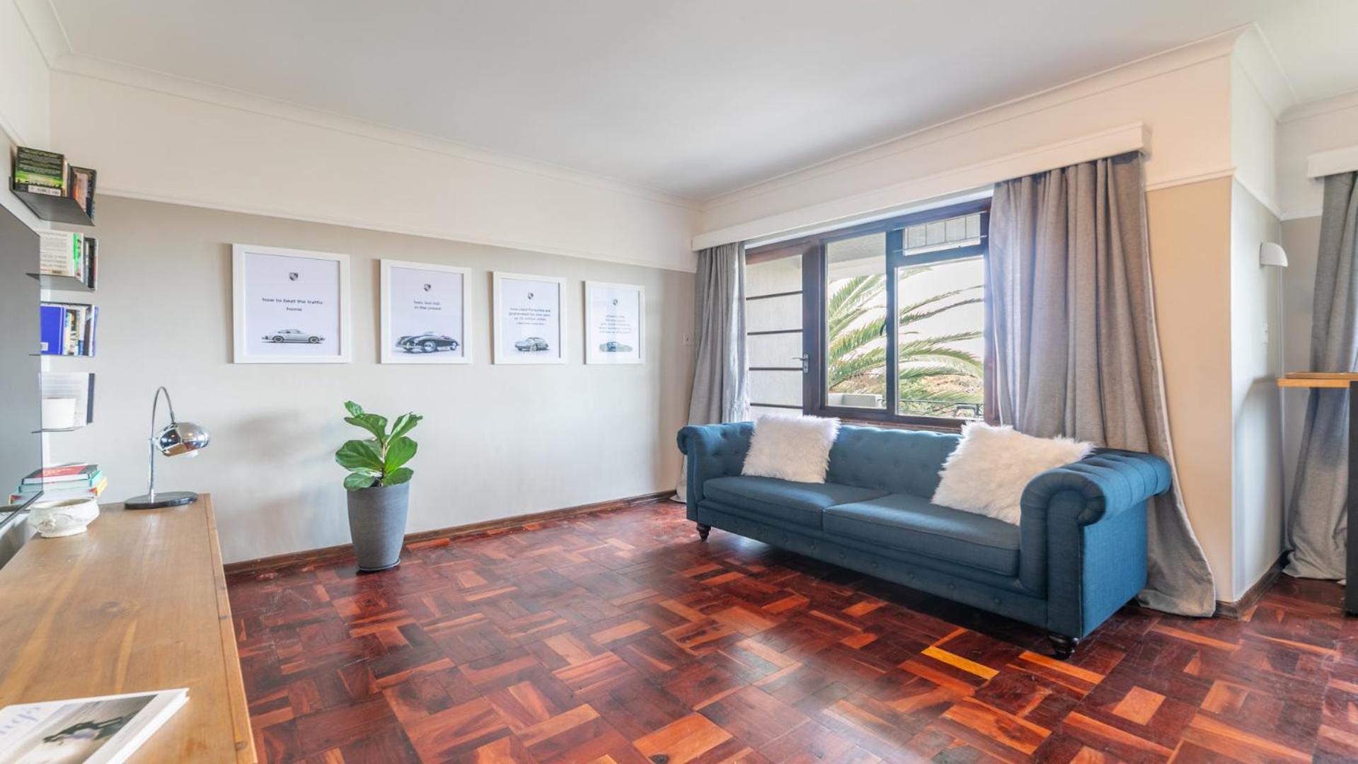 Spacious 2 Bedroom Apartment Claremont Cape Town