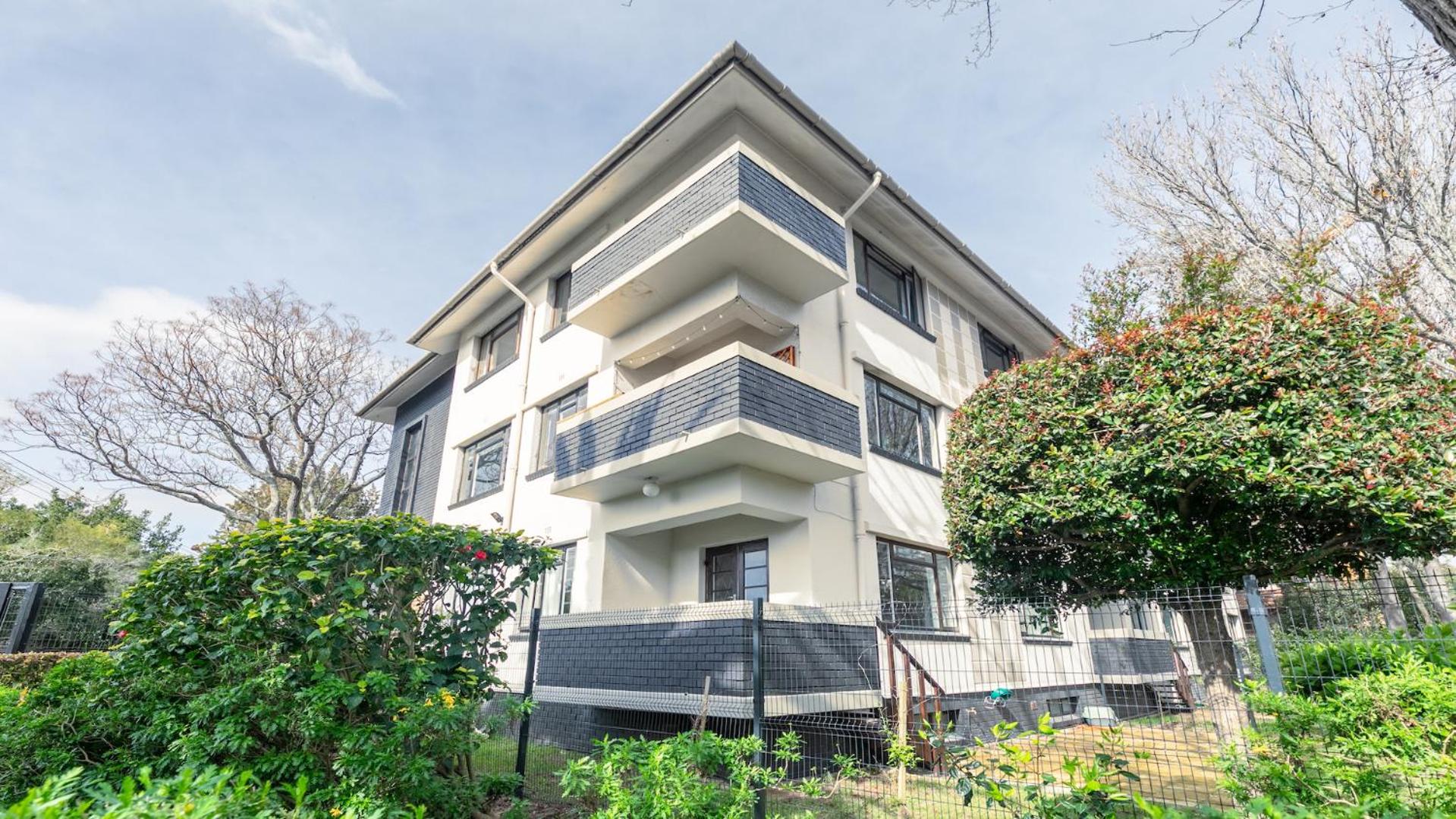 Spacious 2 Bedroom Apartment Claremont Cape Town