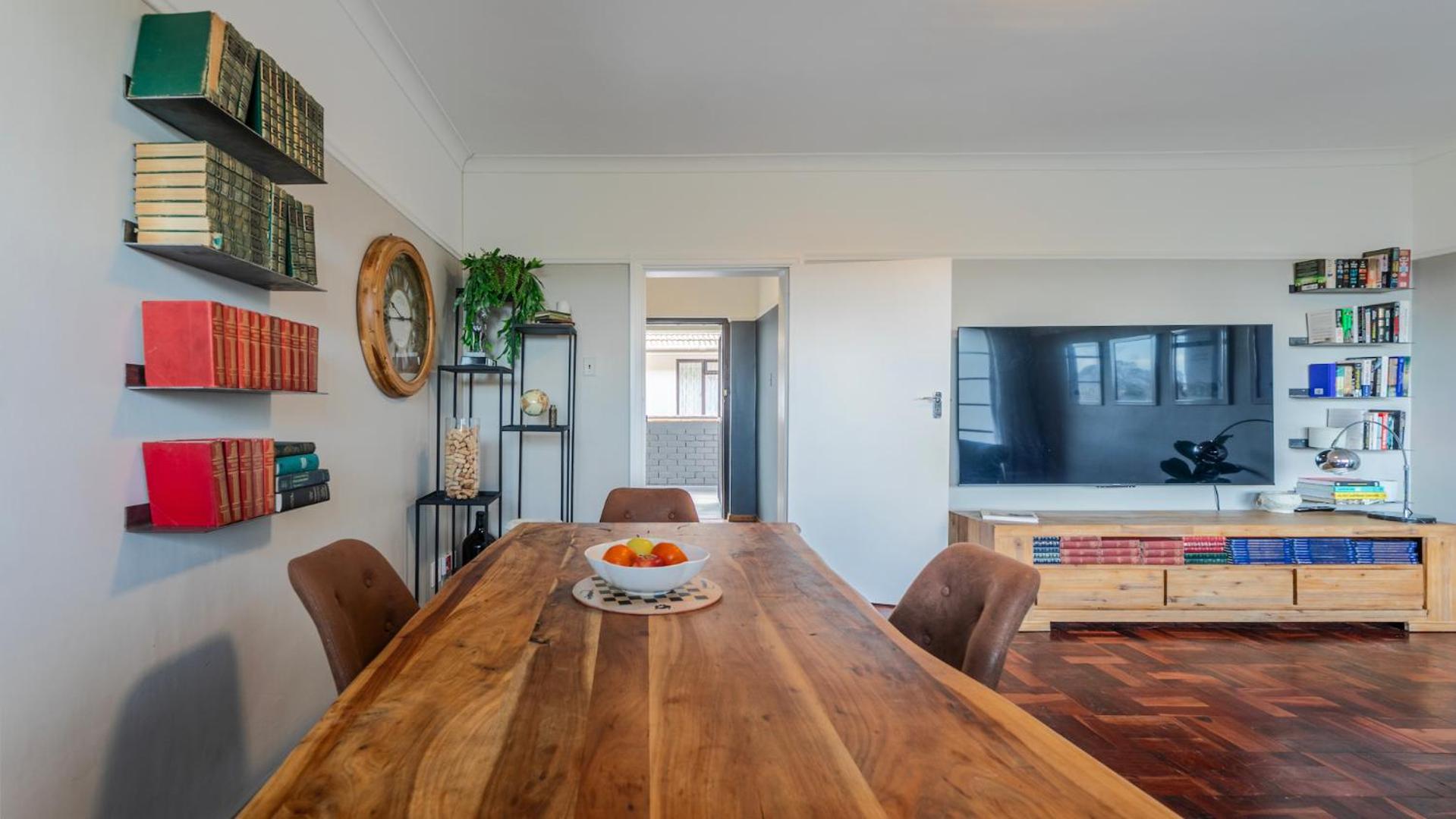 Spacious 2 Bedroom Apartment Claremont Cape Town