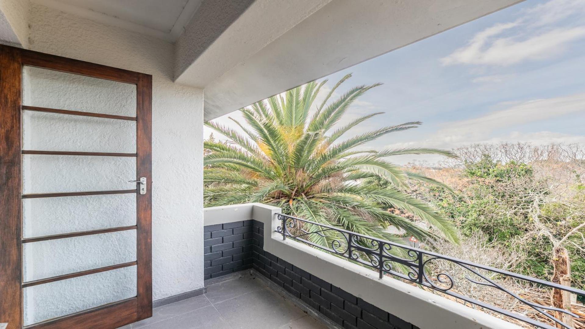 Spacious 2 Bedroom Apartment Claremont Cape Town
