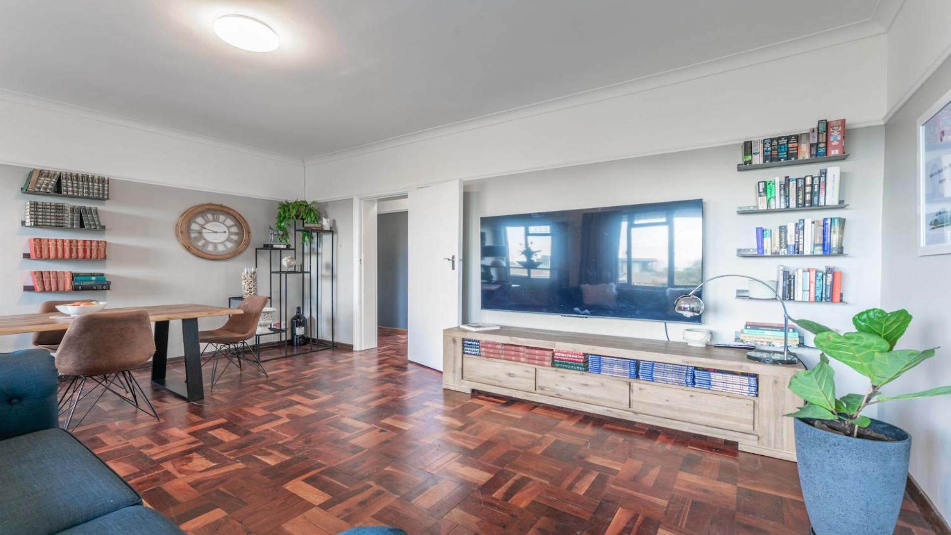 Spacious 2 Bedroom Apartment Claremont Cape Town