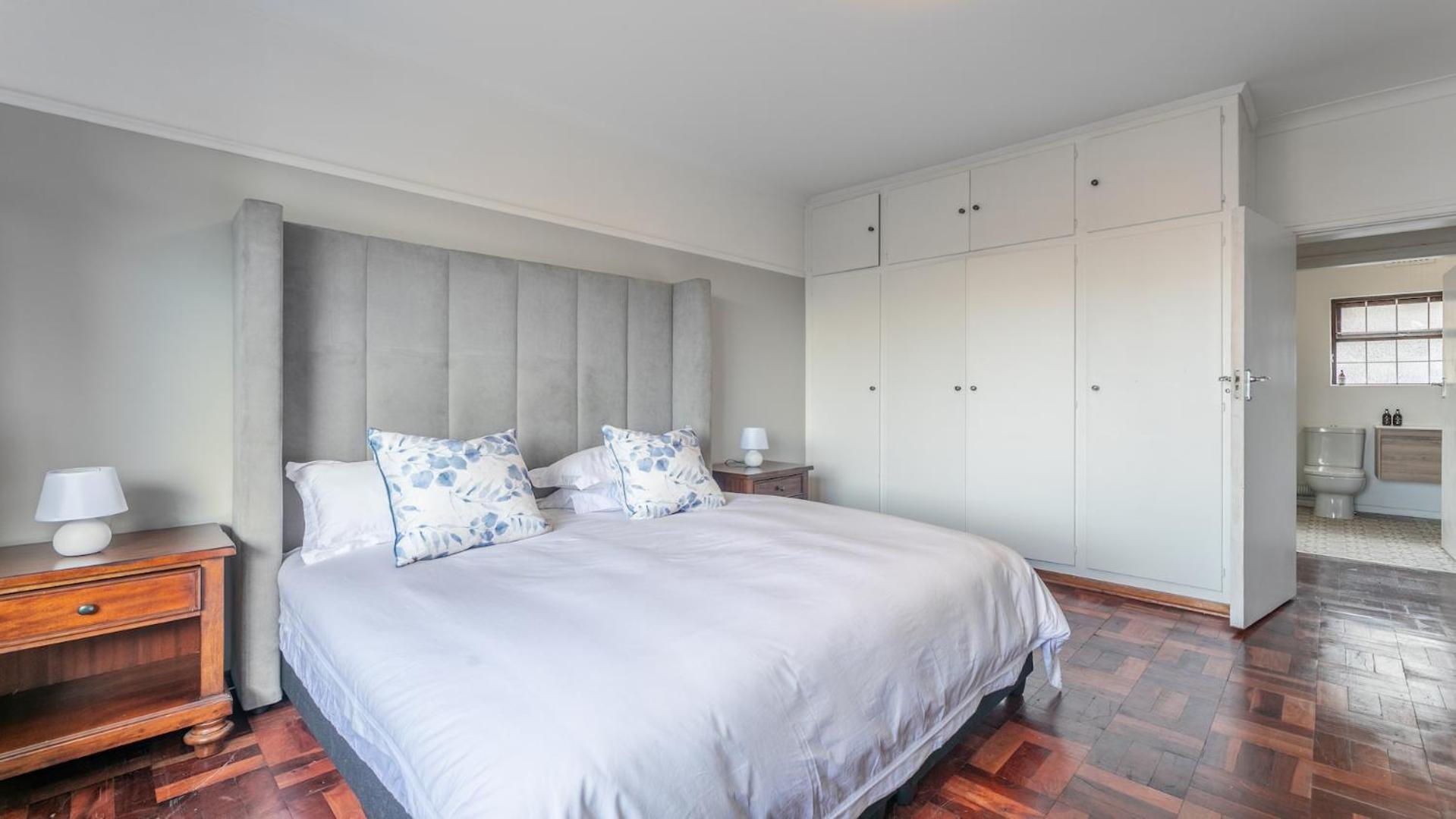 Spacious 2 Bedroom Apartment Claremont Cape Town