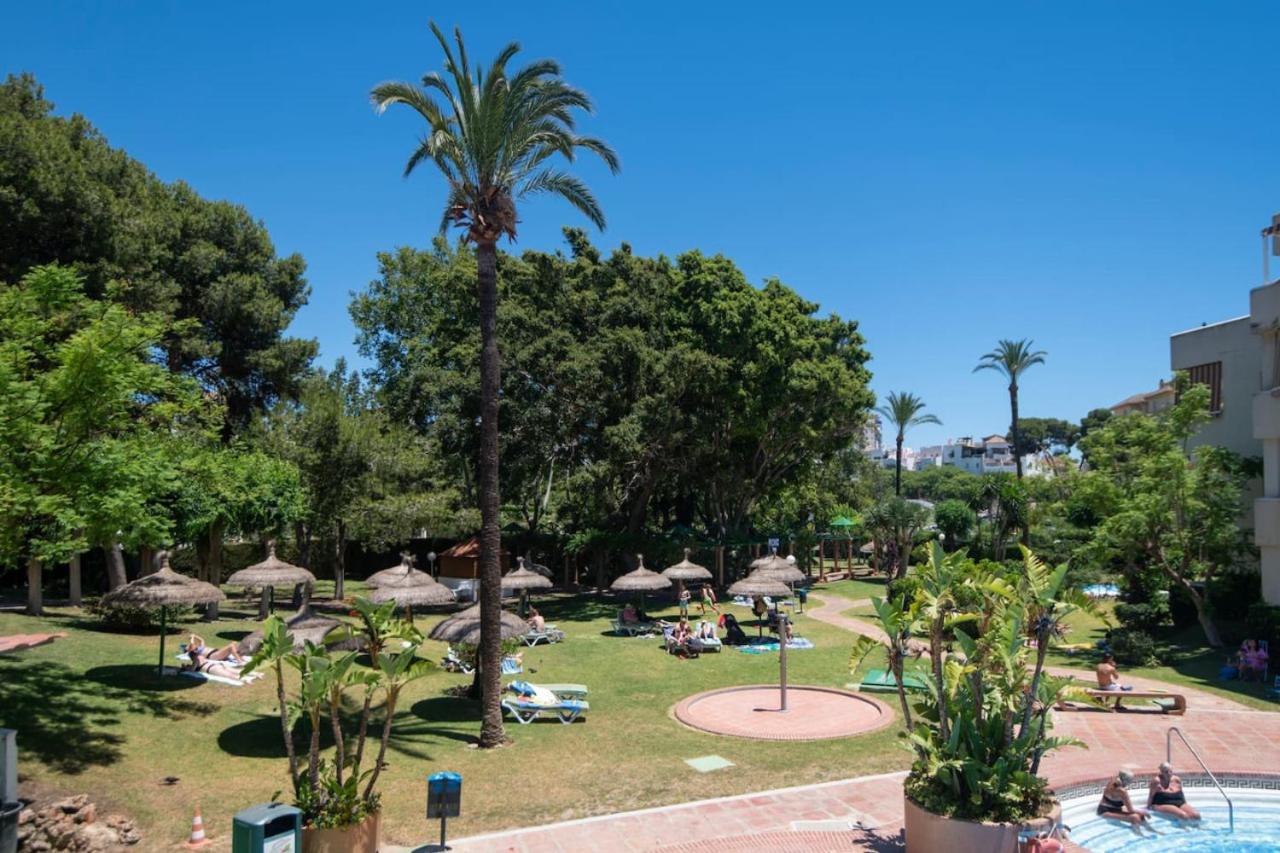 Seafront Apartment Benalbeach