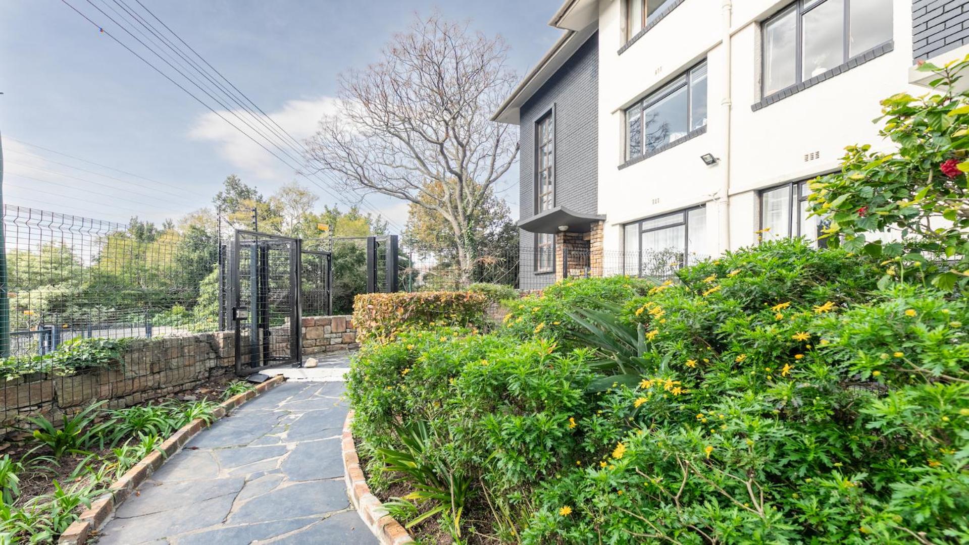Spacious 2 Bedroom Apartment Claremont Cape Town
