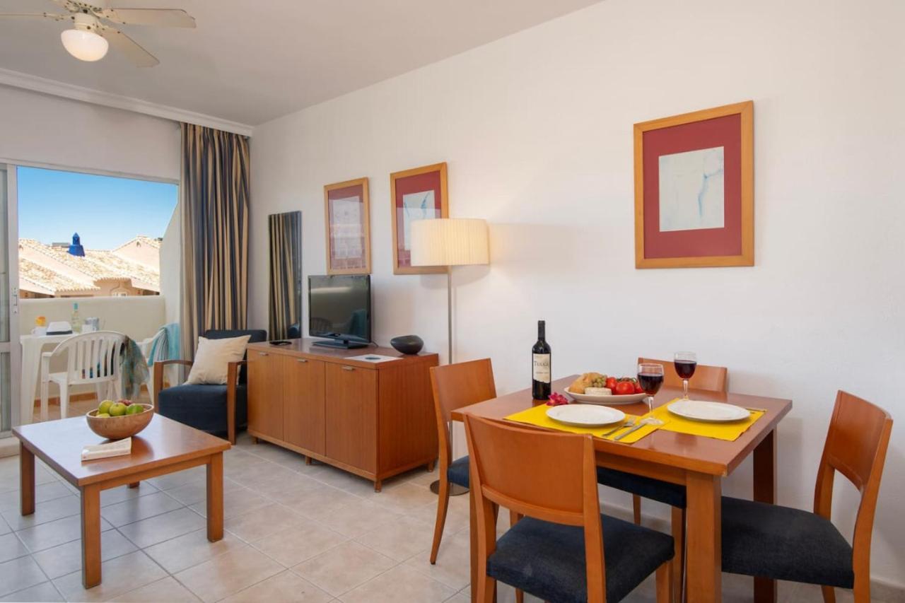 Seafront Apartment Benalbeach