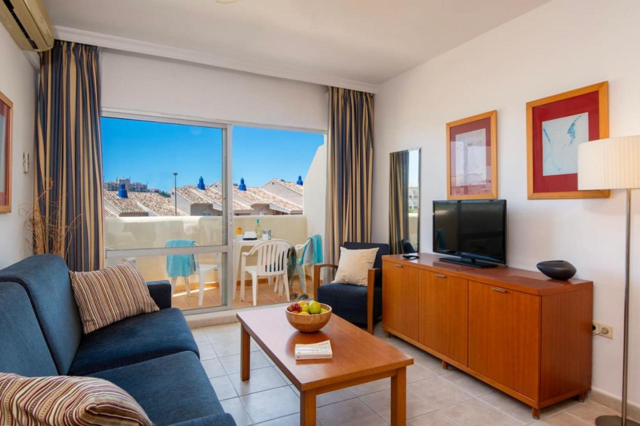 Seafront Apartment Benalbeach