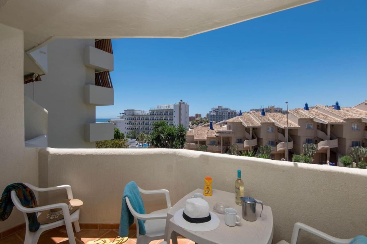 Seafront Apartment Benalbeach