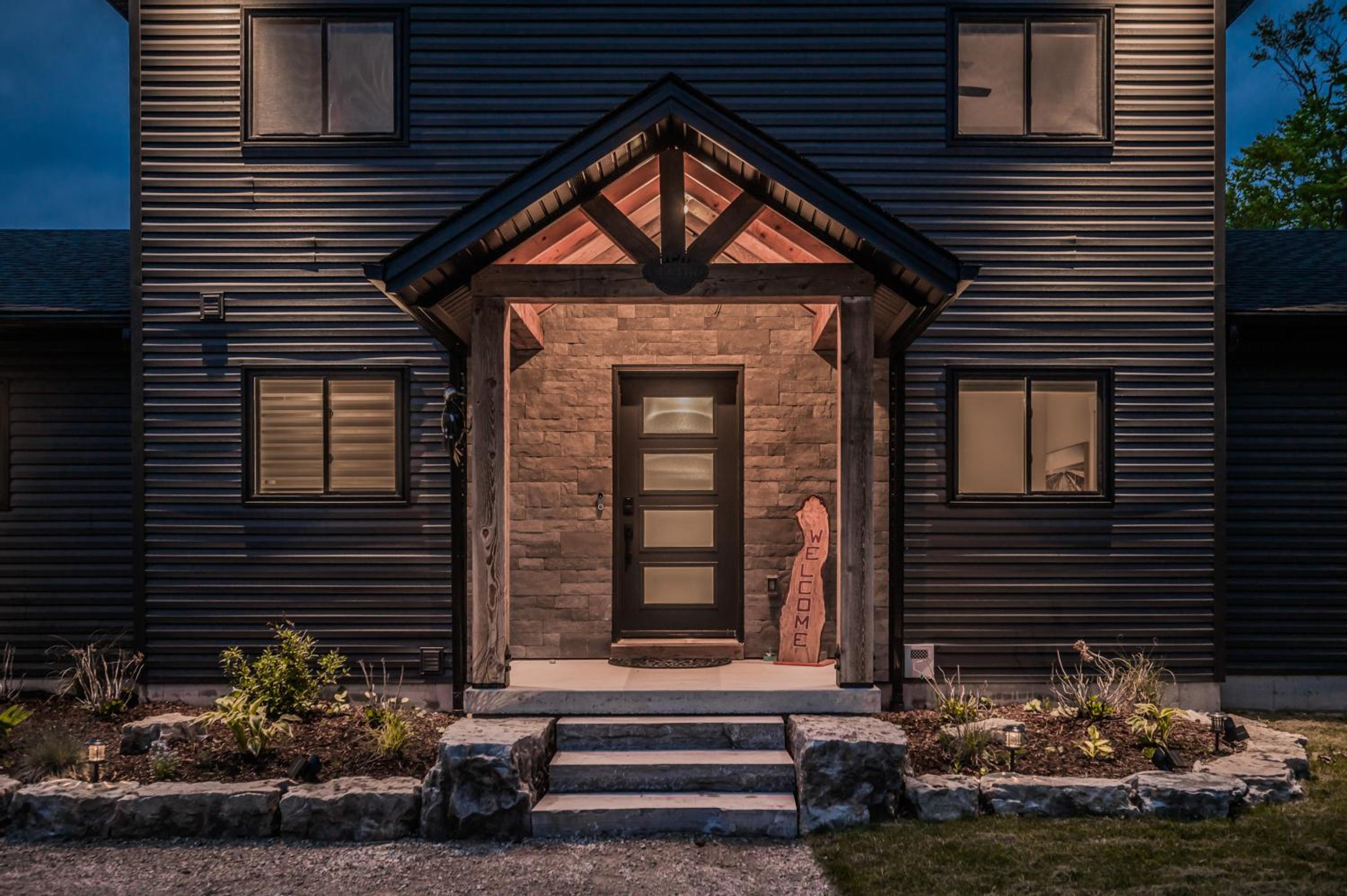 Show Stopping Retreat Near Beaches