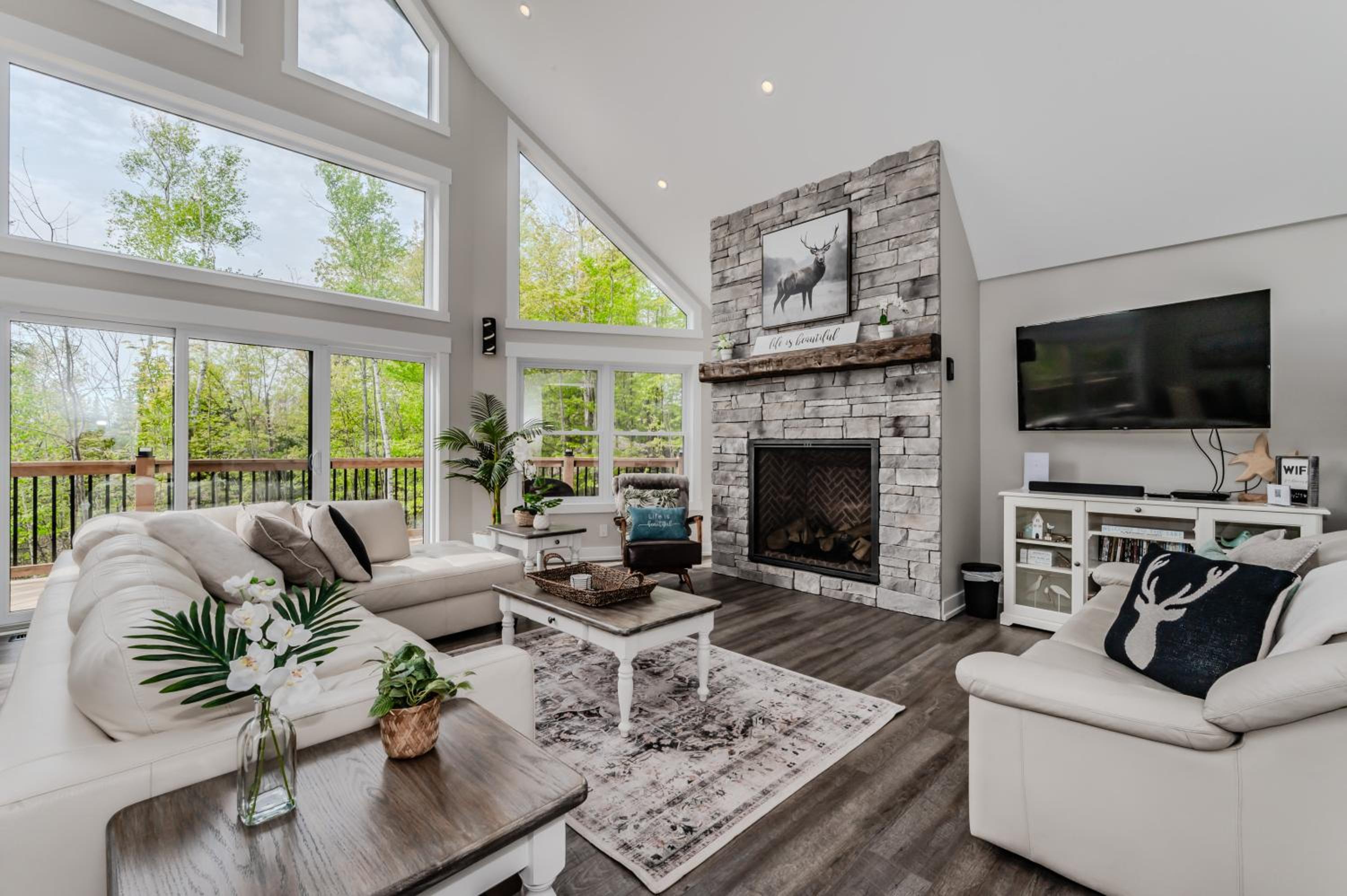 Show Stopping Retreat Near Beaches