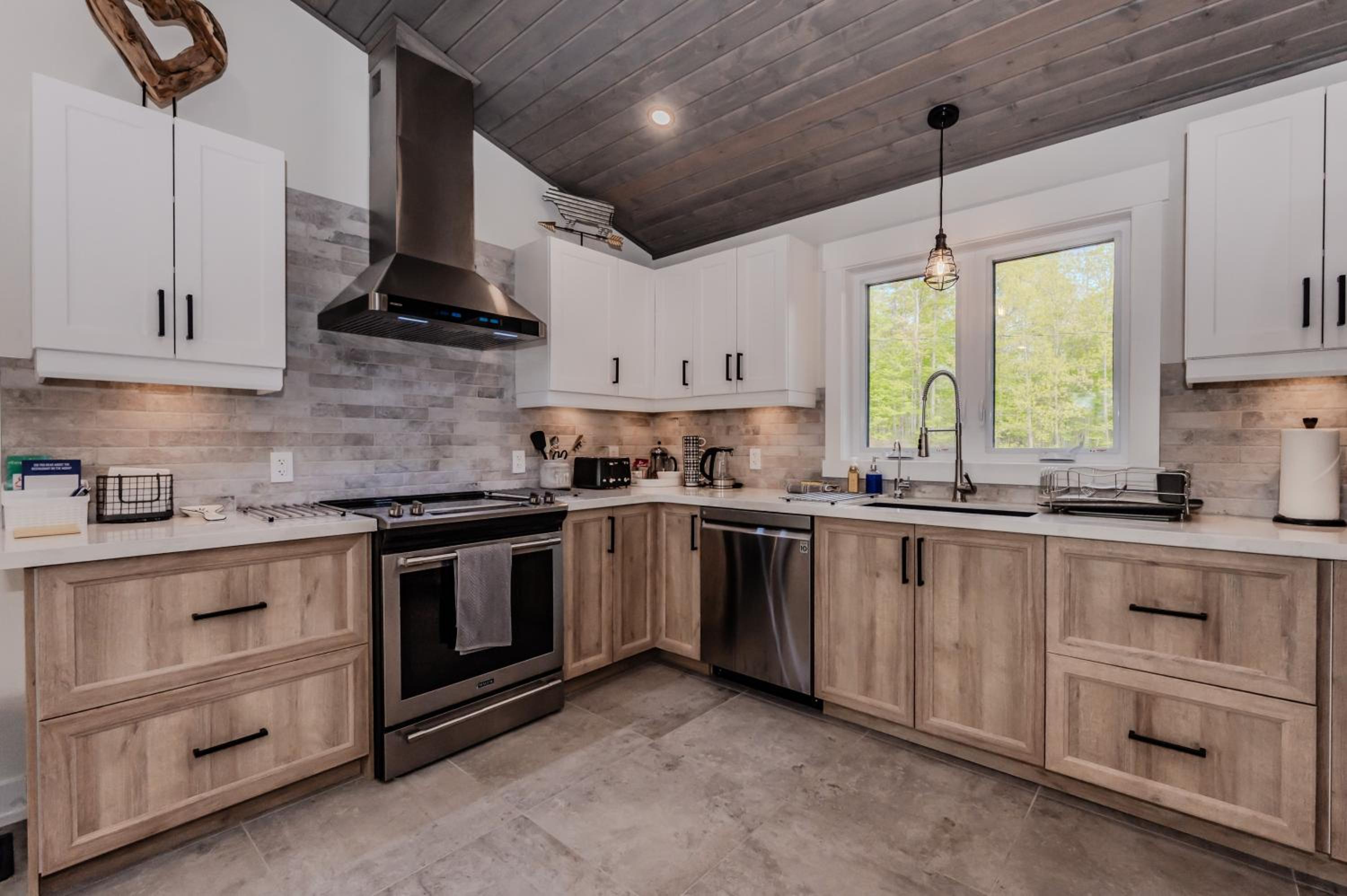 Show Stopping Retreat Near Beaches