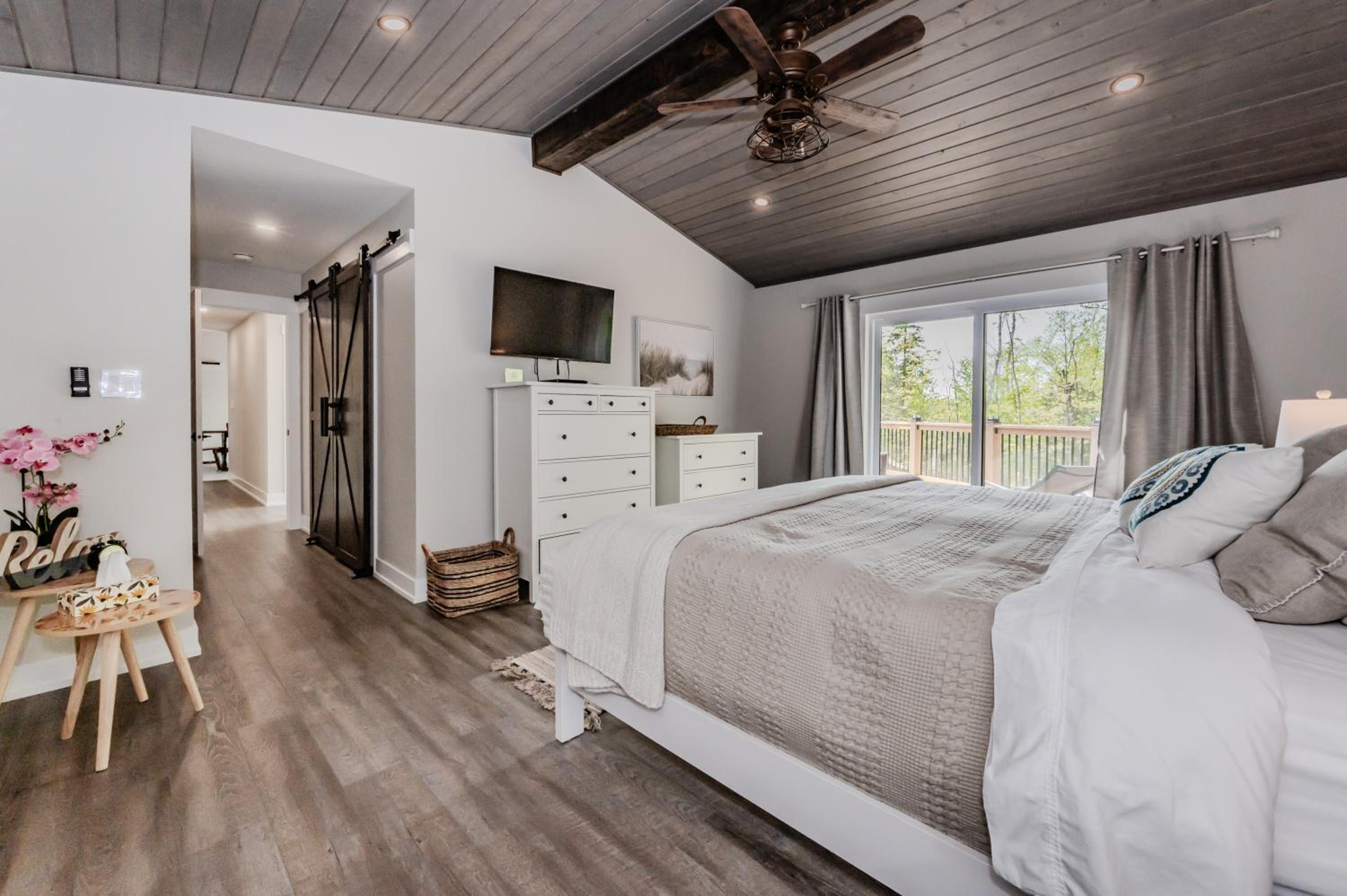 Show Stopping Retreat Near Beaches