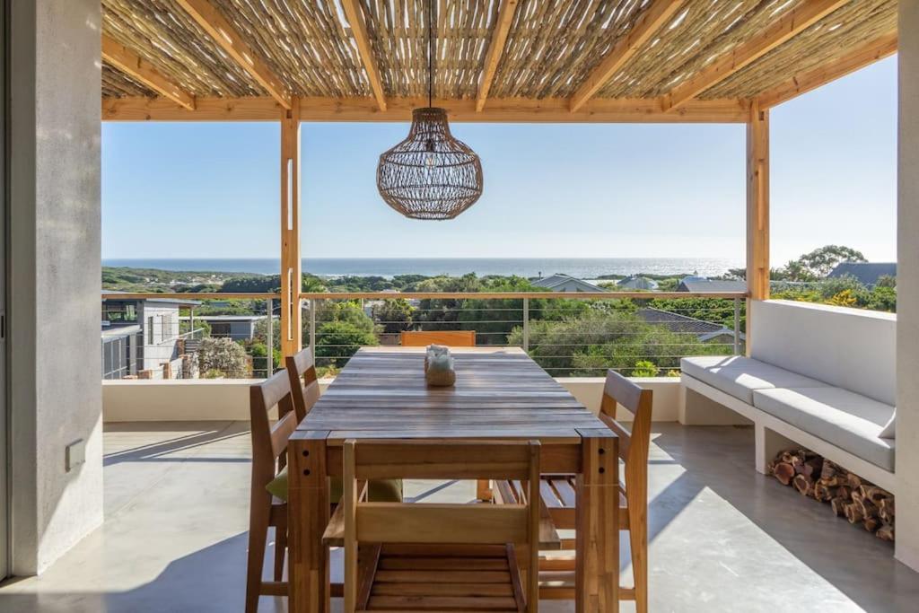 Scarborough Beach House - stunning sea views view 4
