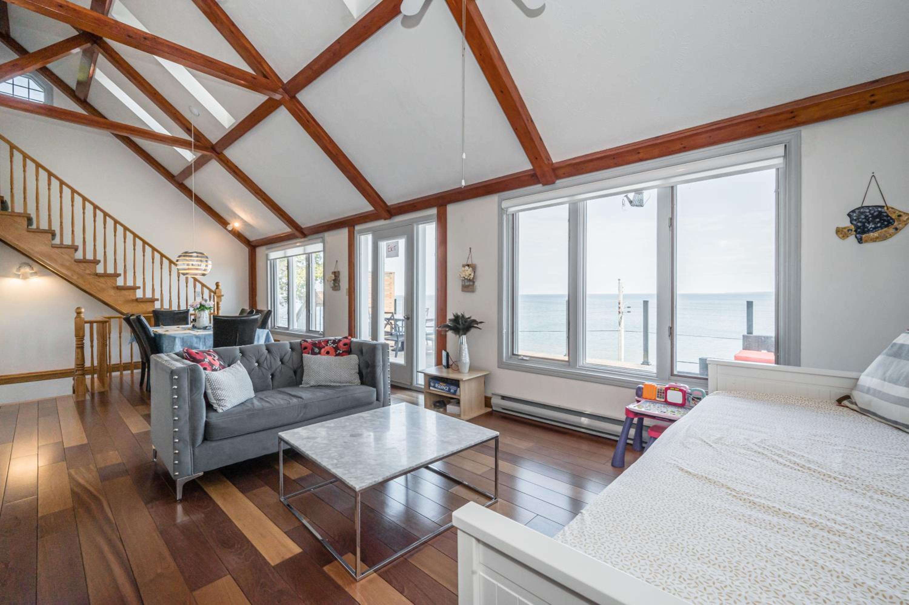 Paradise Waterfront Gem With Georgian Bay Views
