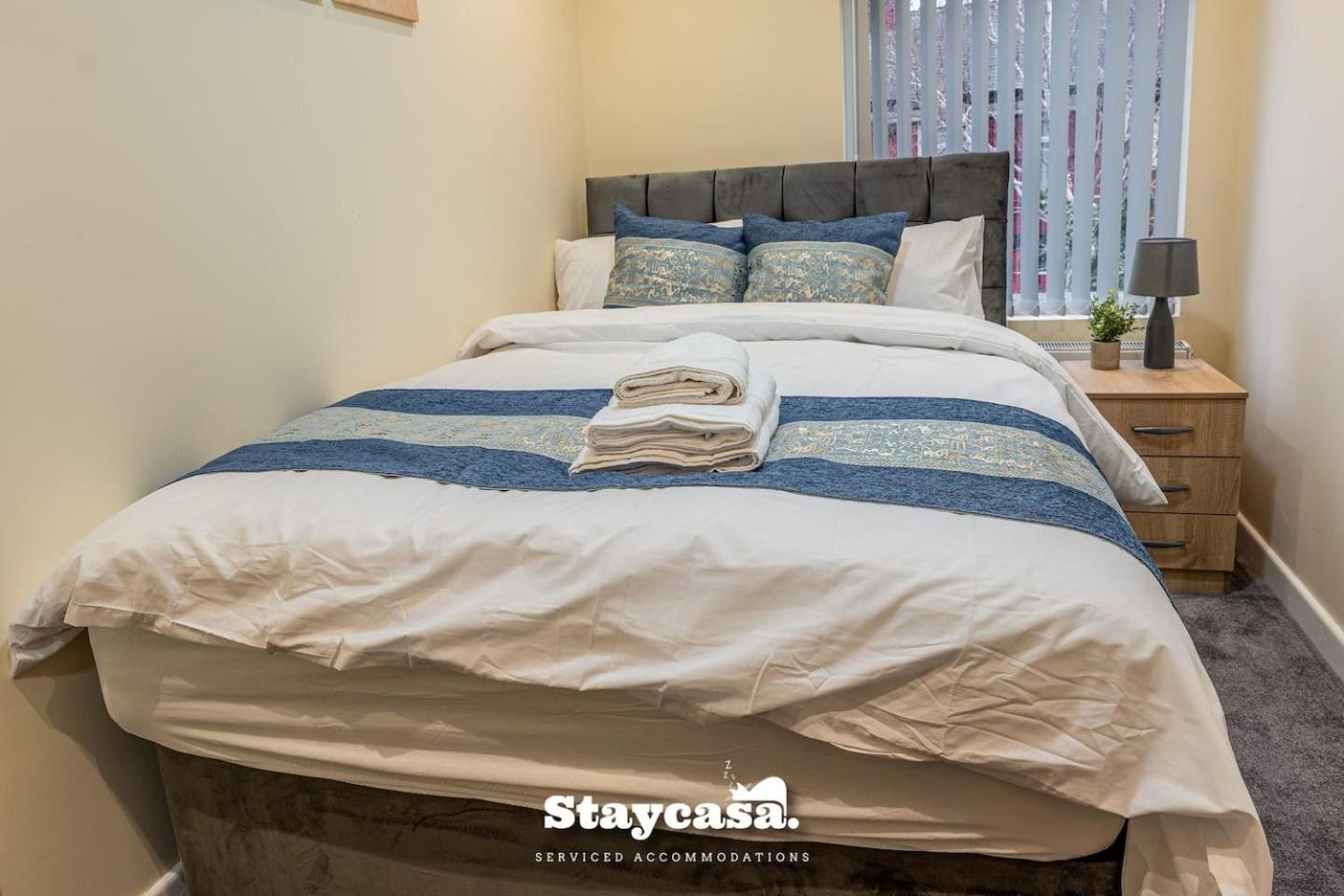 Urban Comfort 4-bed House - Free Wi-fi & Parking photo 3
