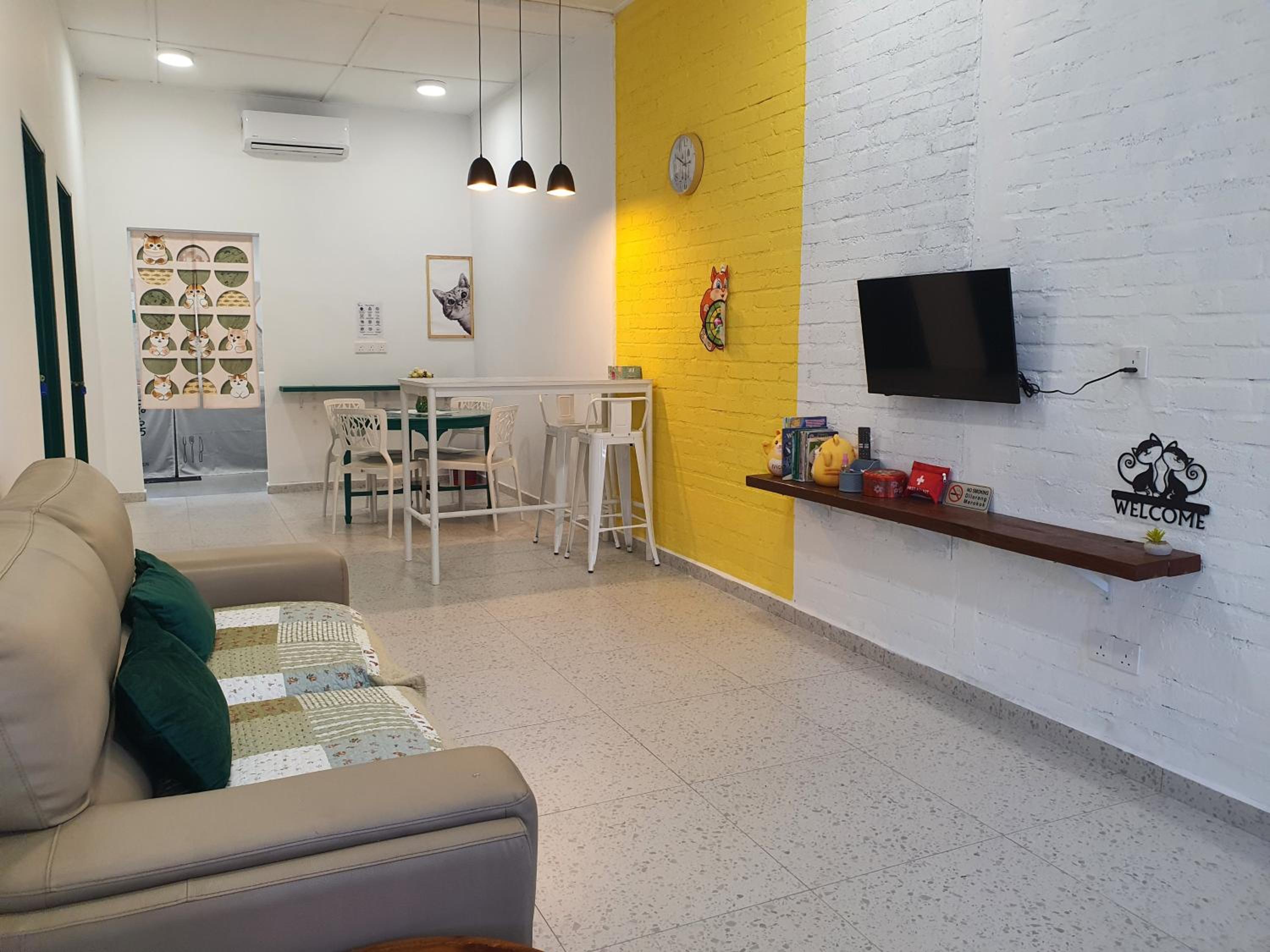 Stay Meow Meow- Pet Friendly Single Storey Semi-D Near Gurney & Adventist photo 6