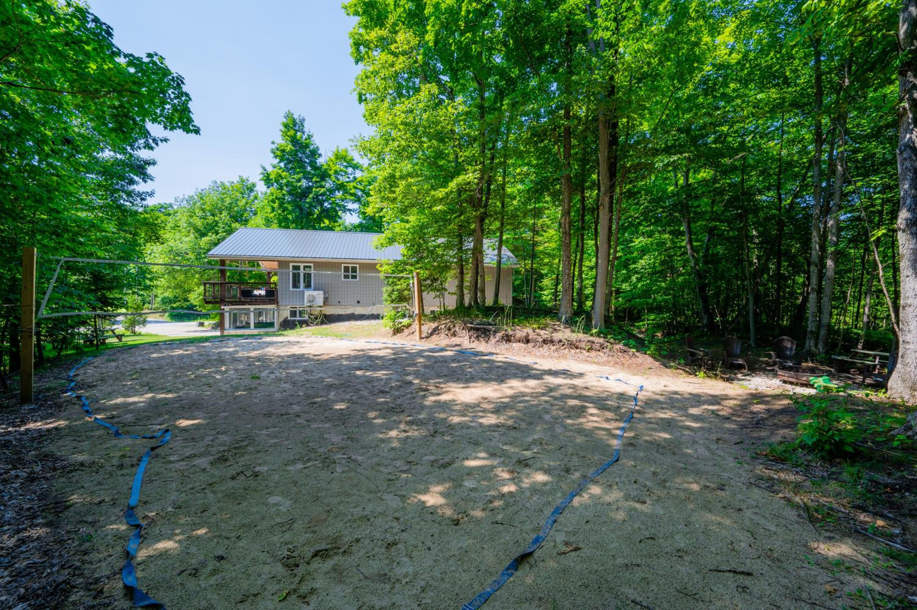 7-bed w Starlink , v-ball near beach