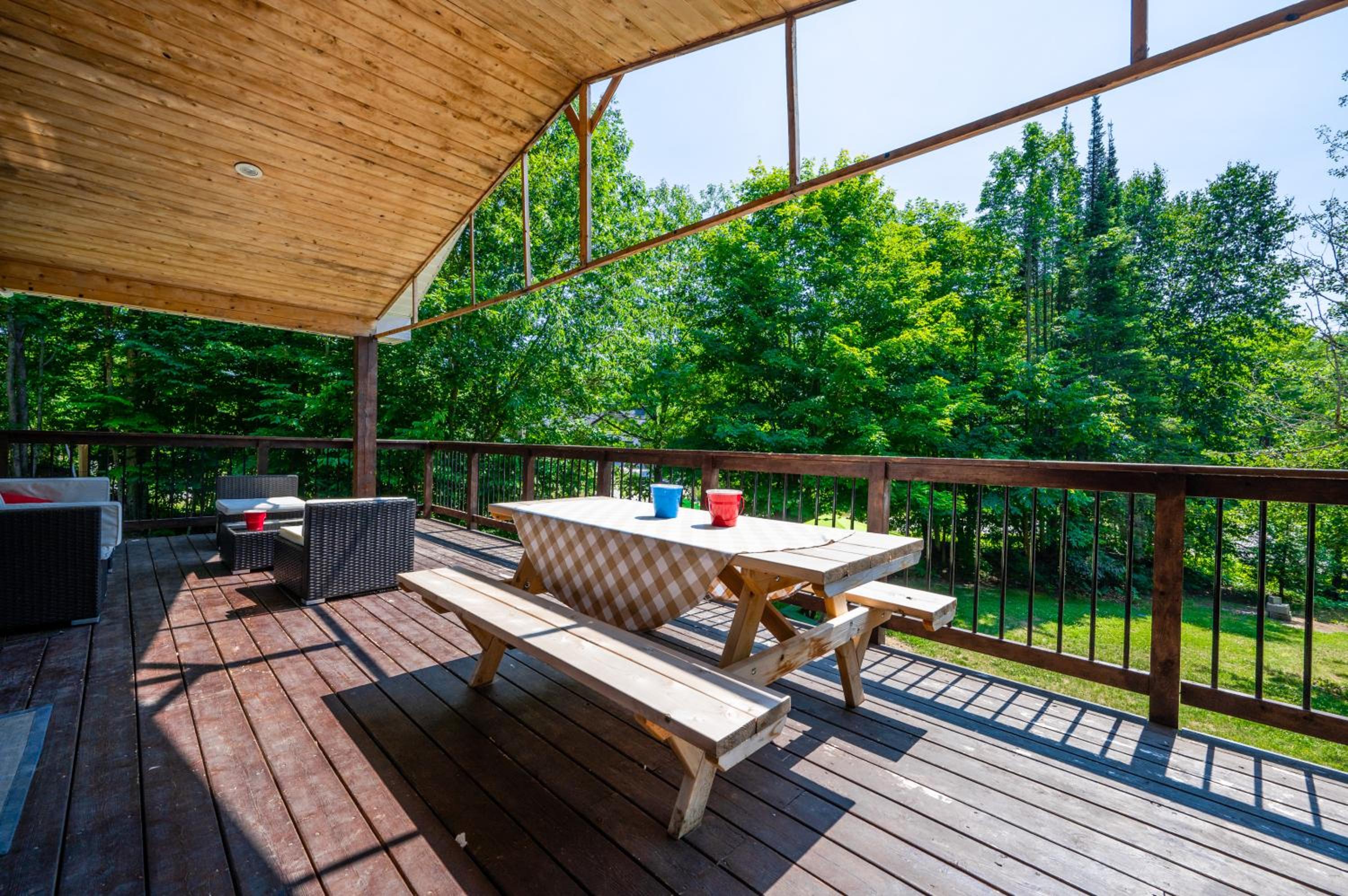 7-bed w Starlink , v-ball near beach