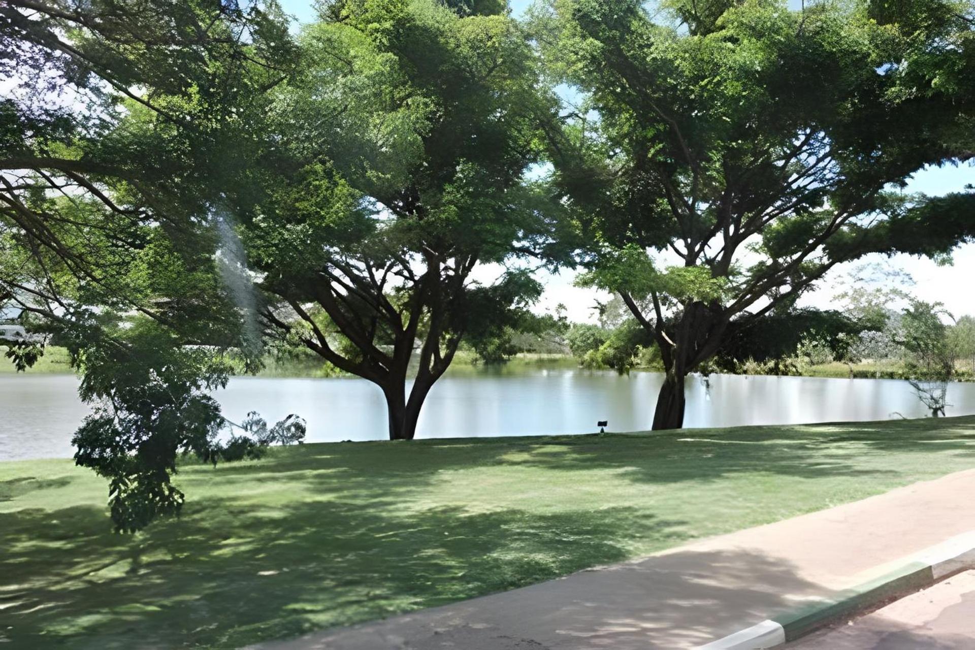 Suíte com Vista para o Lago em Capitólio em Escarpas do Lago