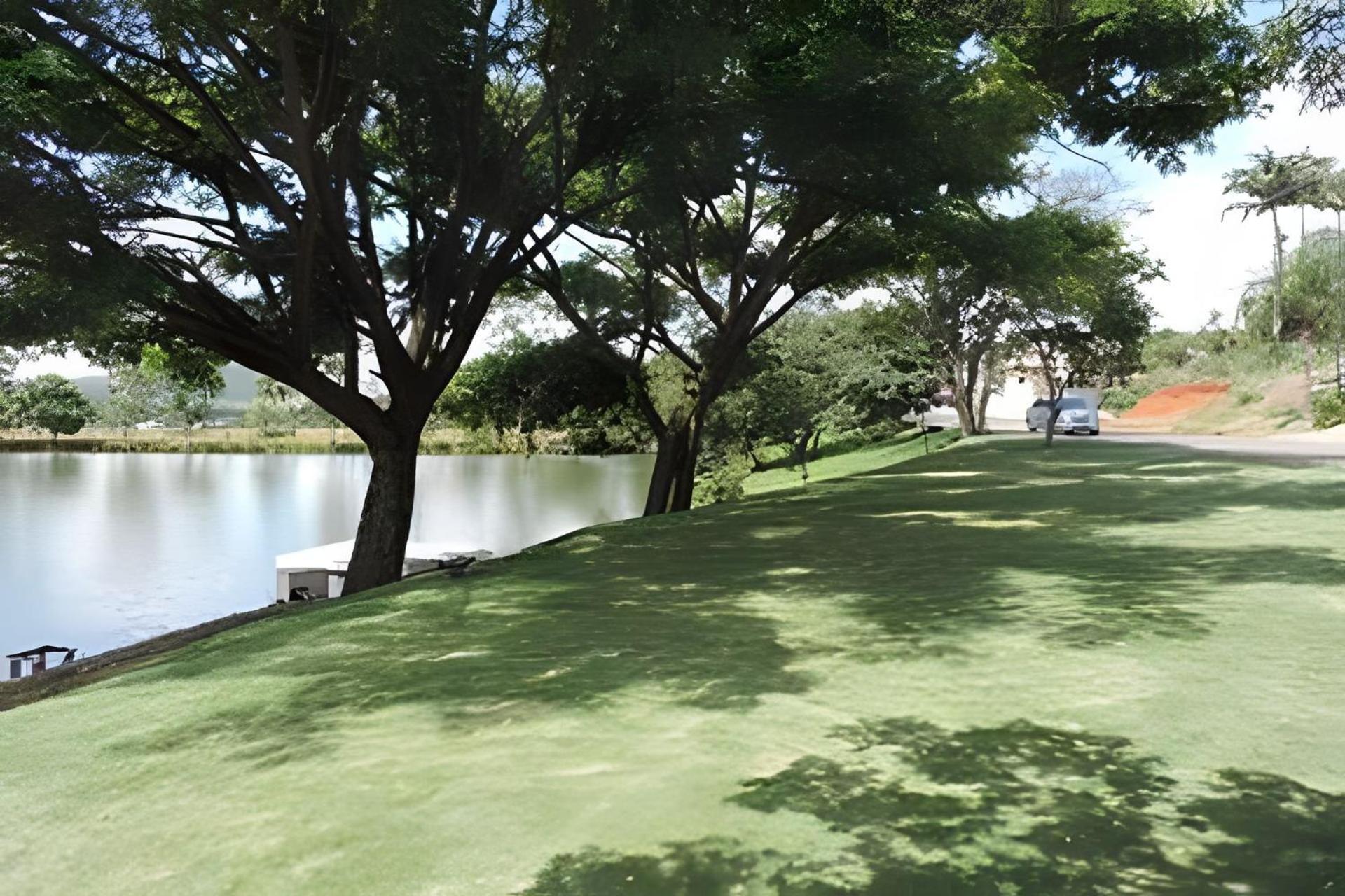 Suíte com Vista para o Lago em Capitólio em Escarpas do Lago