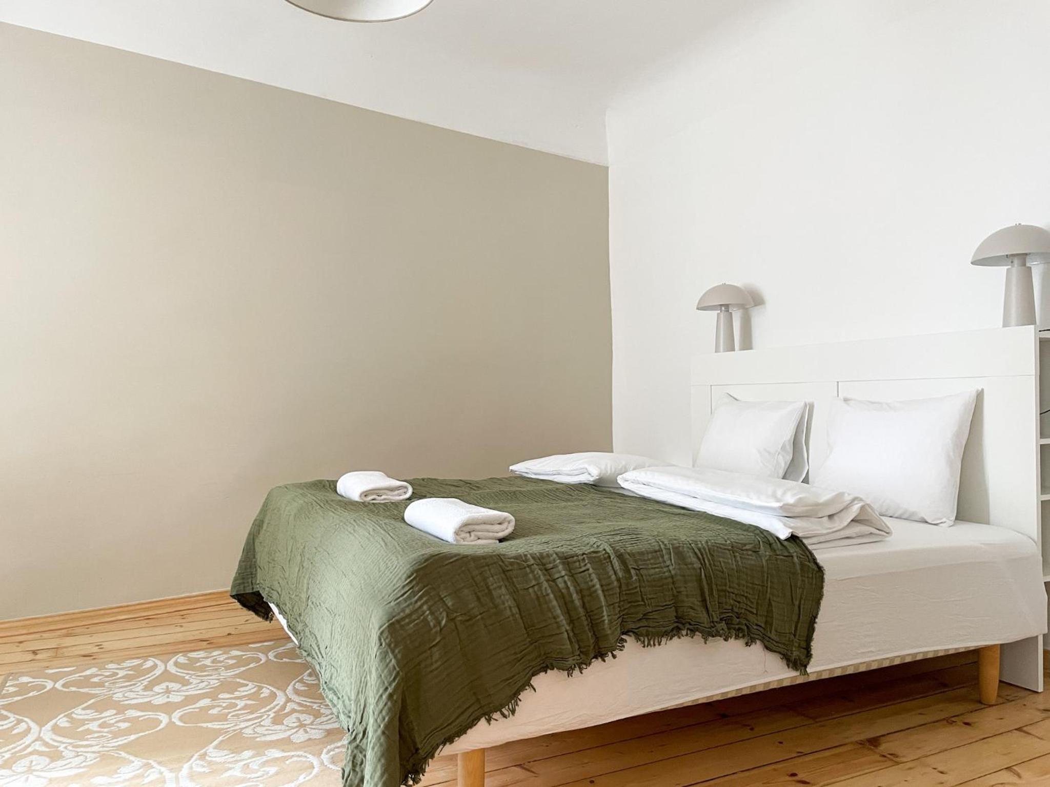 1 bd Old Town apartment - 2 min from Dome Church view 2