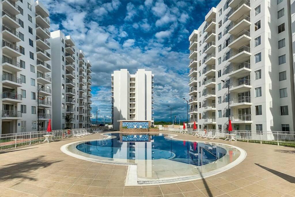 Apto en Girardot con vista piscina!