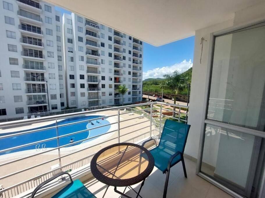 Apto en Girardot con vista piscina!