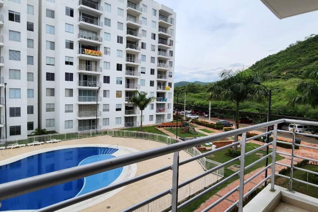 Apto en Girardot con vista piscina!