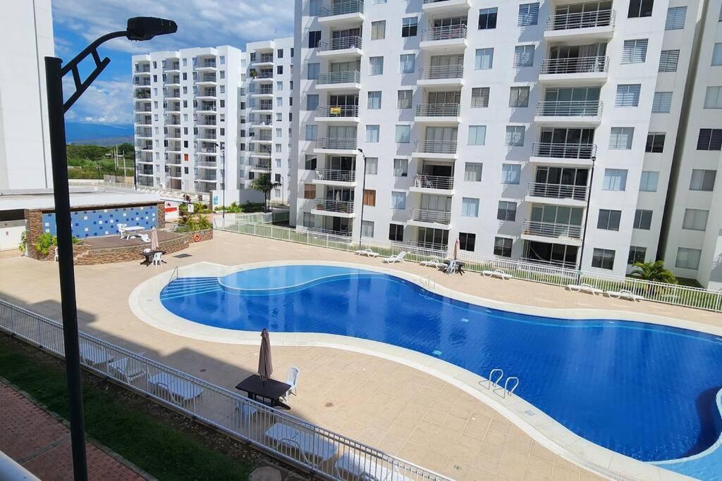 Apto en Girardot con vista piscina!