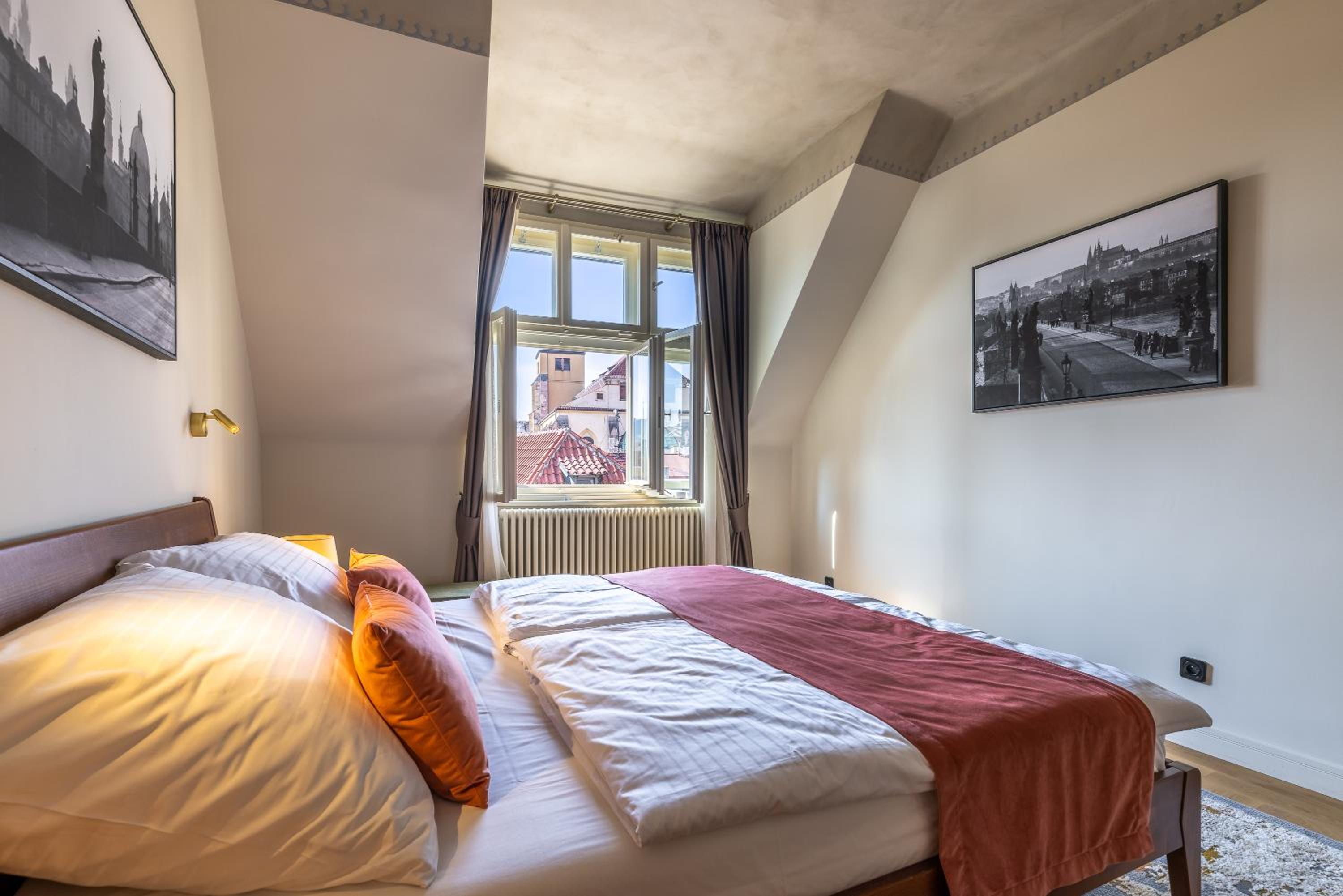 Luxury 2BR Apartment in Old Town with AC by EasyBNB Premium