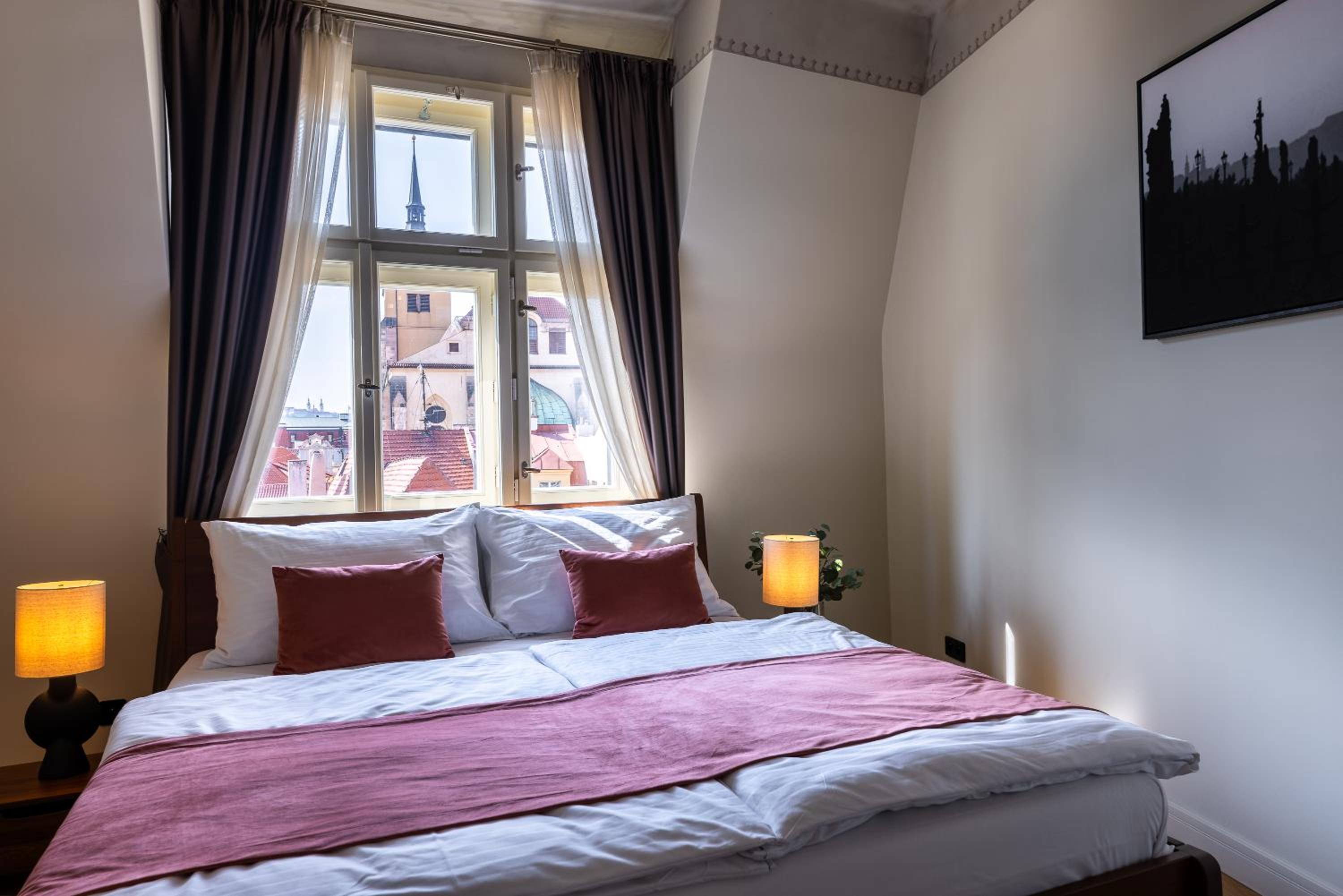Luxury 2BR Apartment in Old Town with AC by EasyBNB Premium
