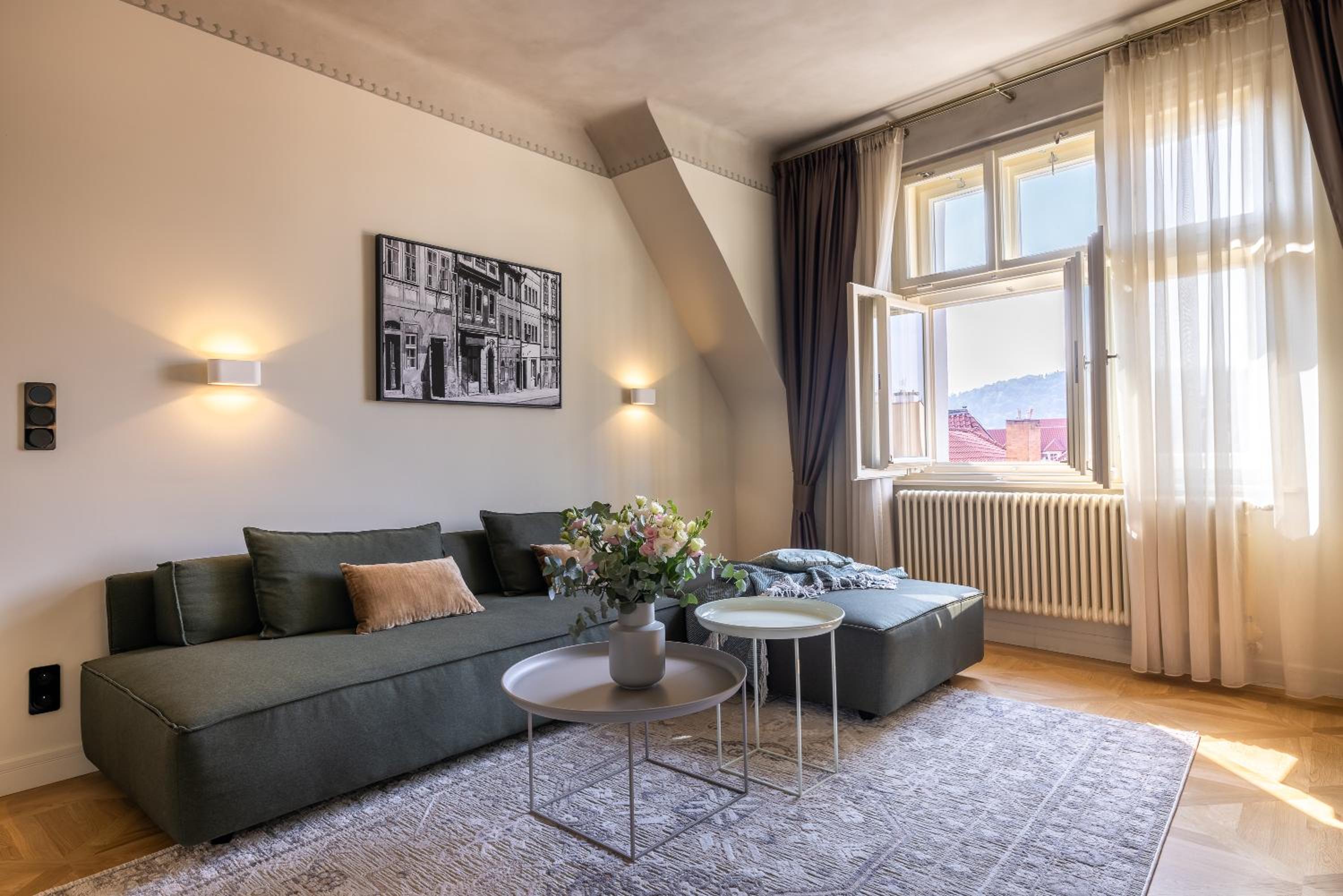 Luxury 2BR Apartment in Old Town with AC by EasyBNB Premium