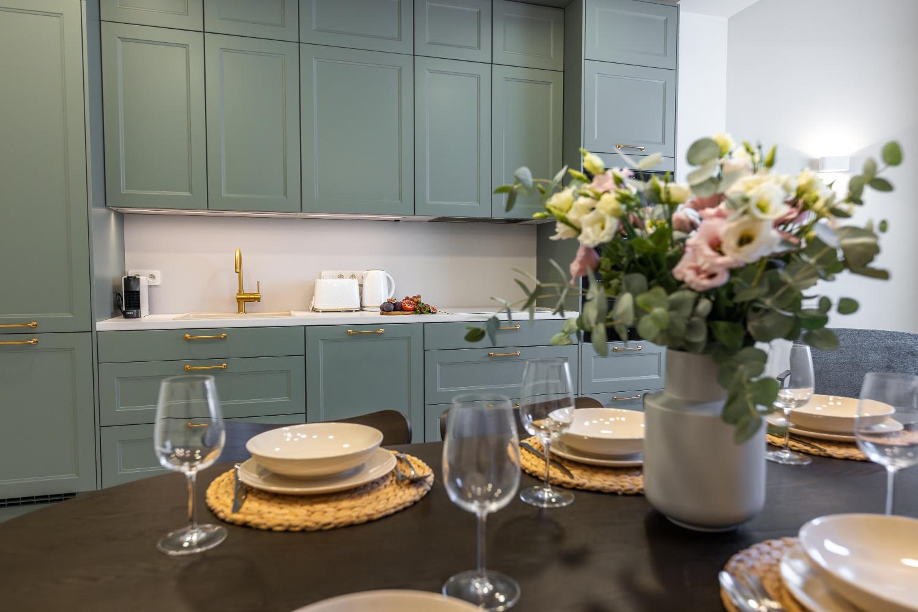 Luxury 2BR Apartment in Old Town with AC by EasyBNB Premium
