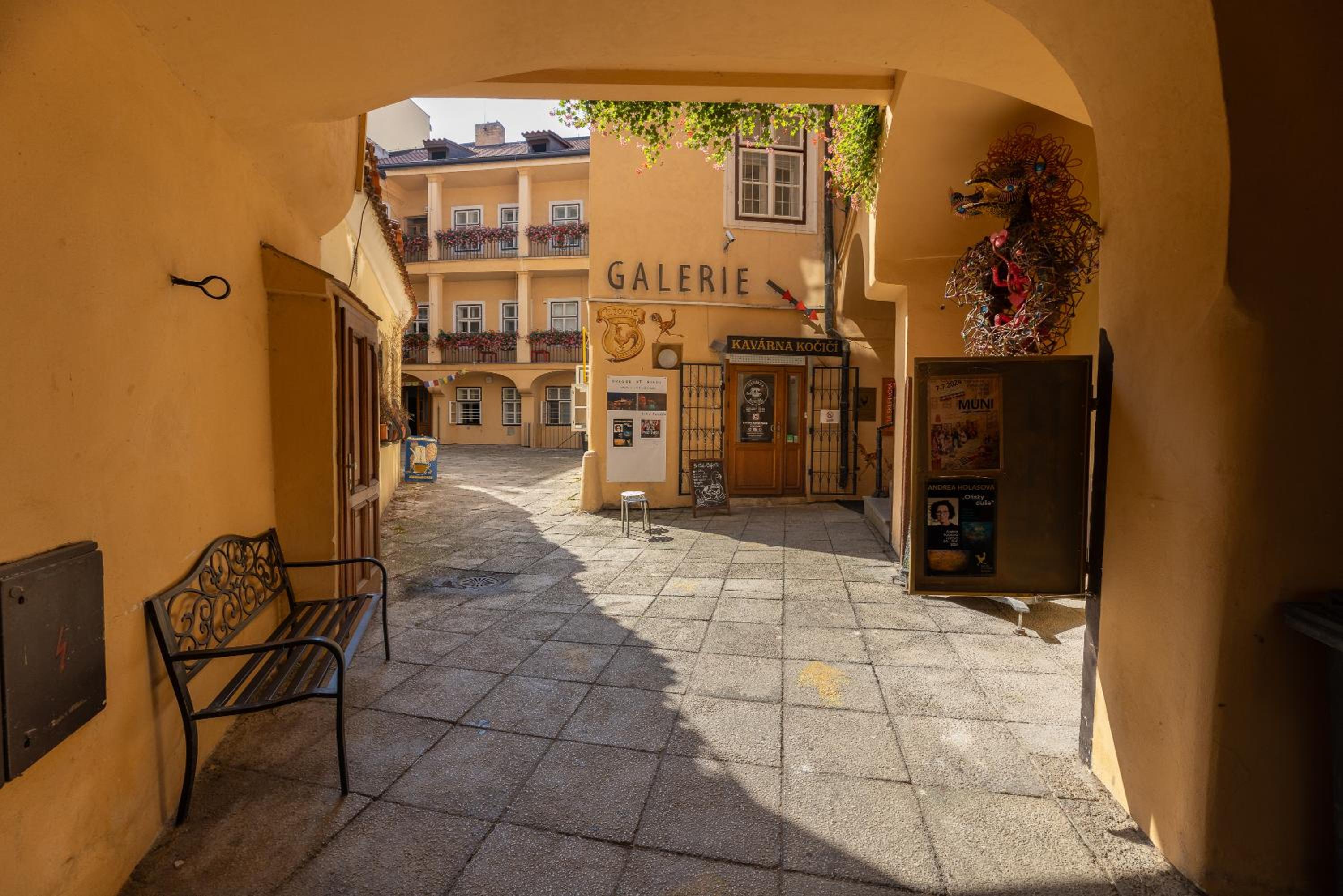 Luxury 2BR Apartment in Old Town with AC by EasyBNB Premium