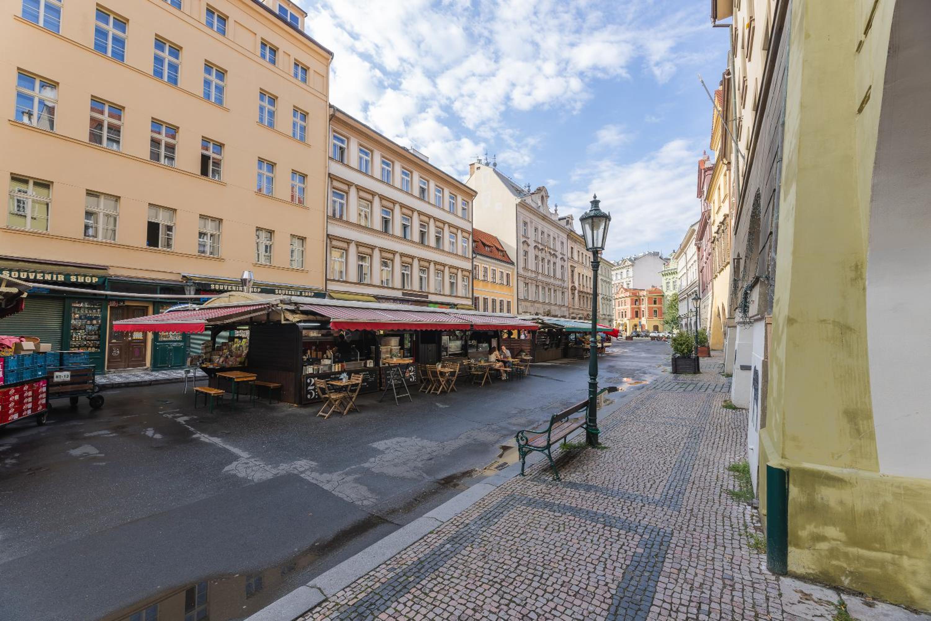 Luxury 2BR Apartment in Old Town with AC by EasyBNB Premium