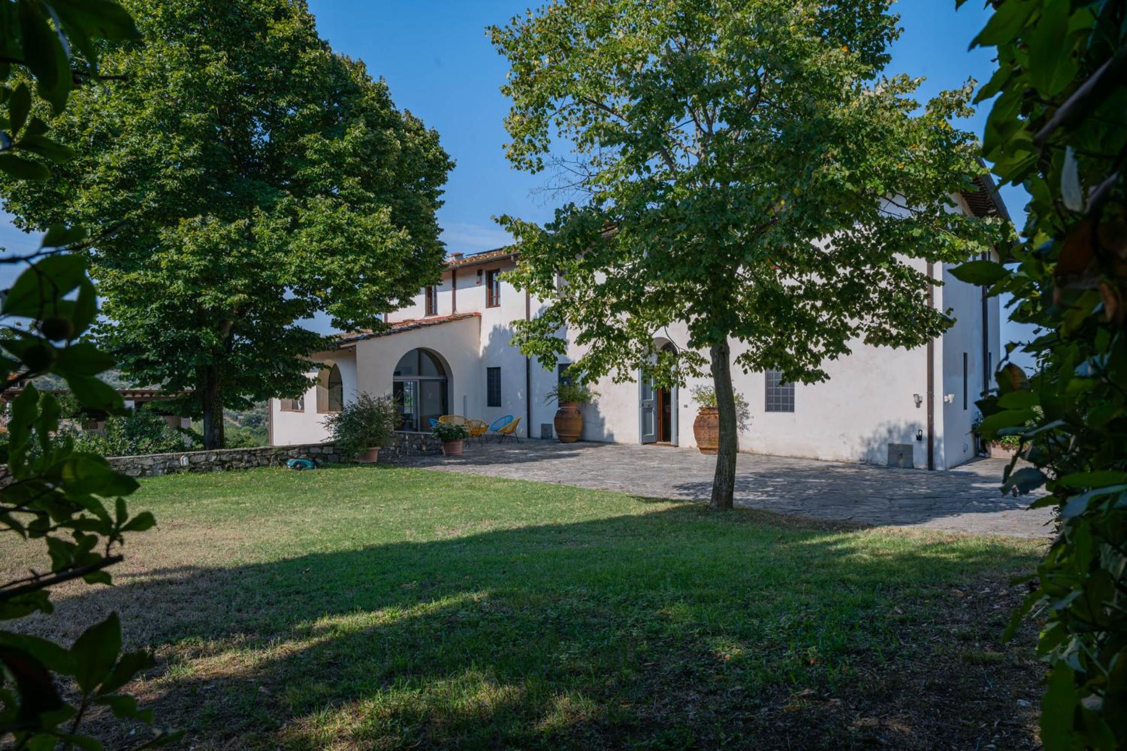 Apartments Florence - Villa Fonte Morgana with pool