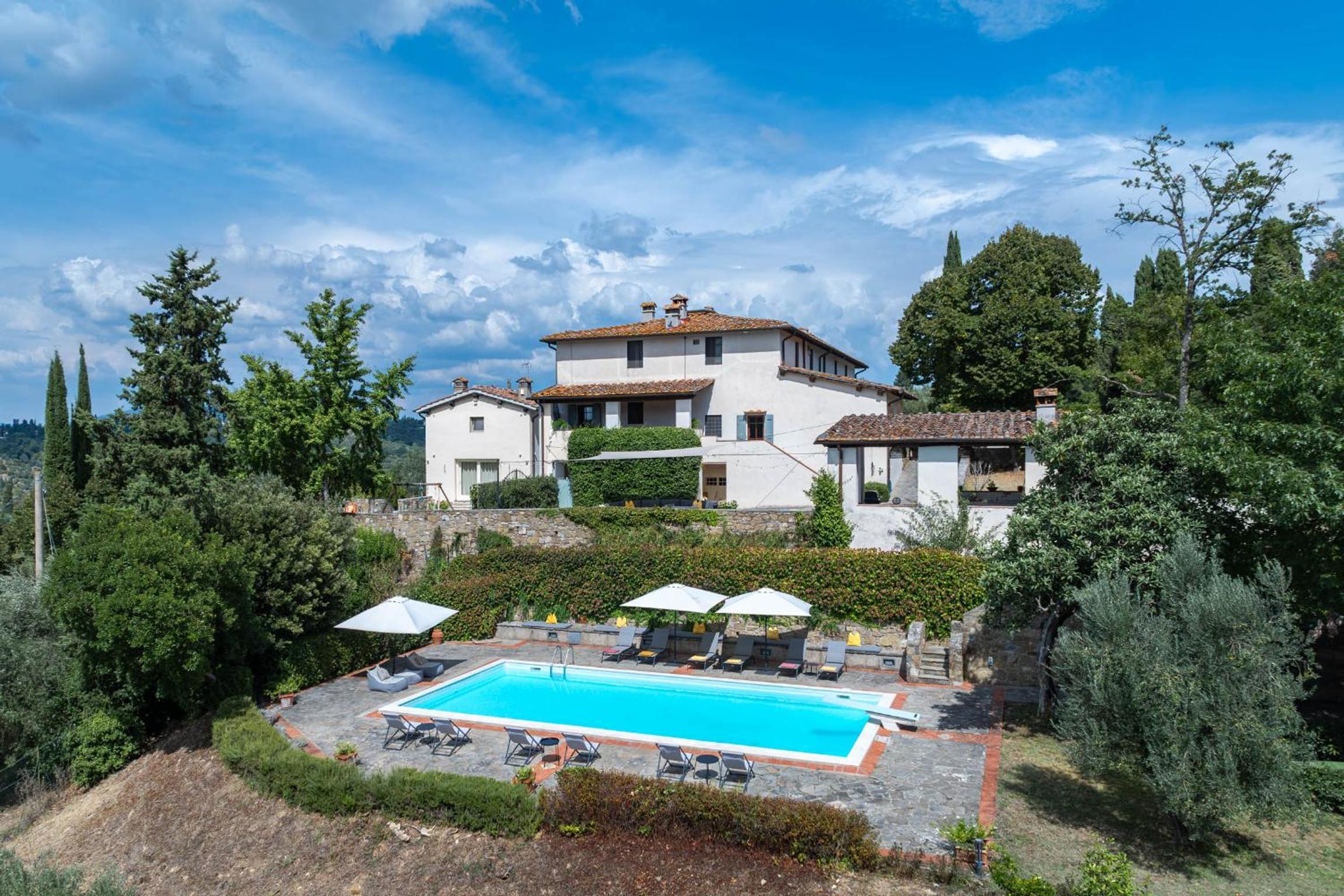 Apartments Florence - Villa Fonte Morgana with pool
