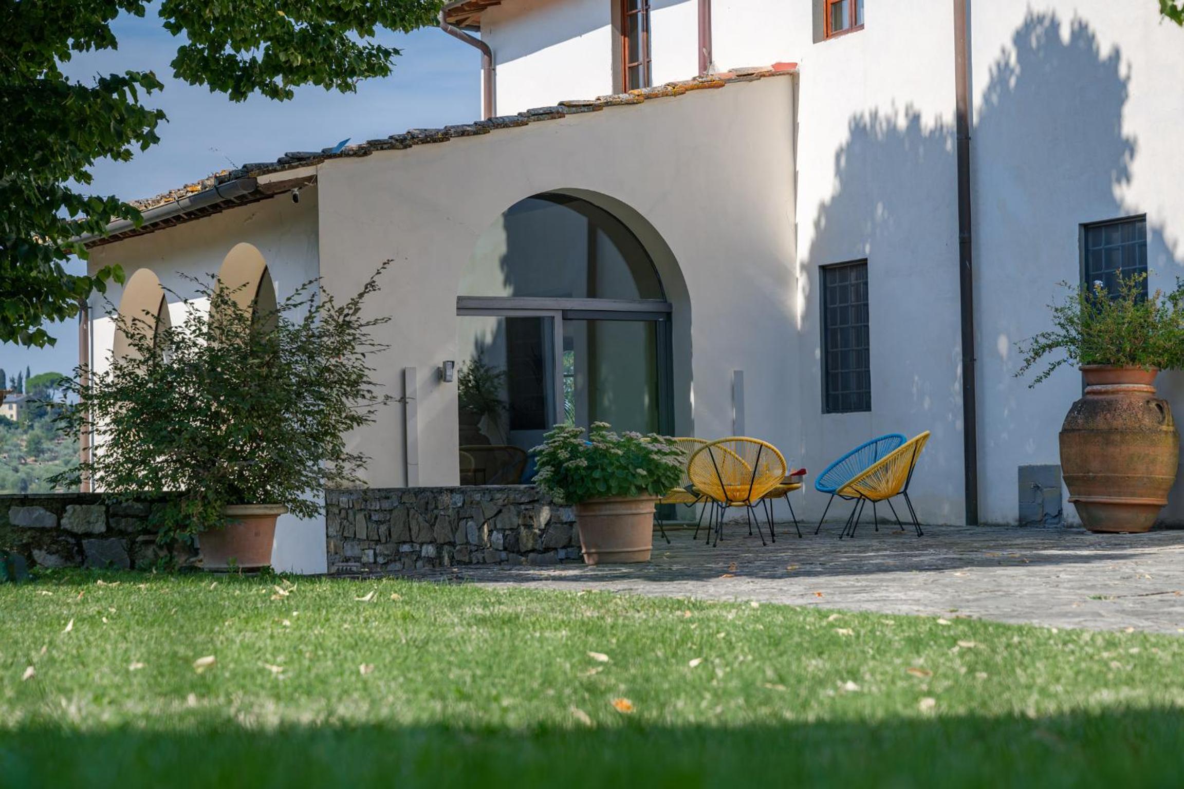 Apartments Florence - Villa Fonte Morgana with pool