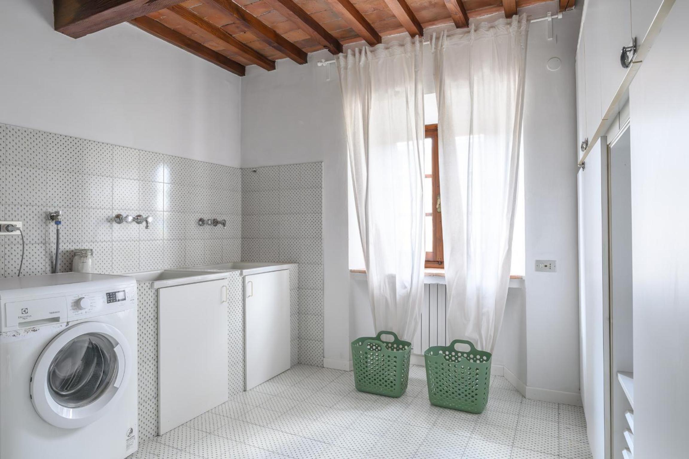 Apartments Florence - Villa Fonte Morgana with pool