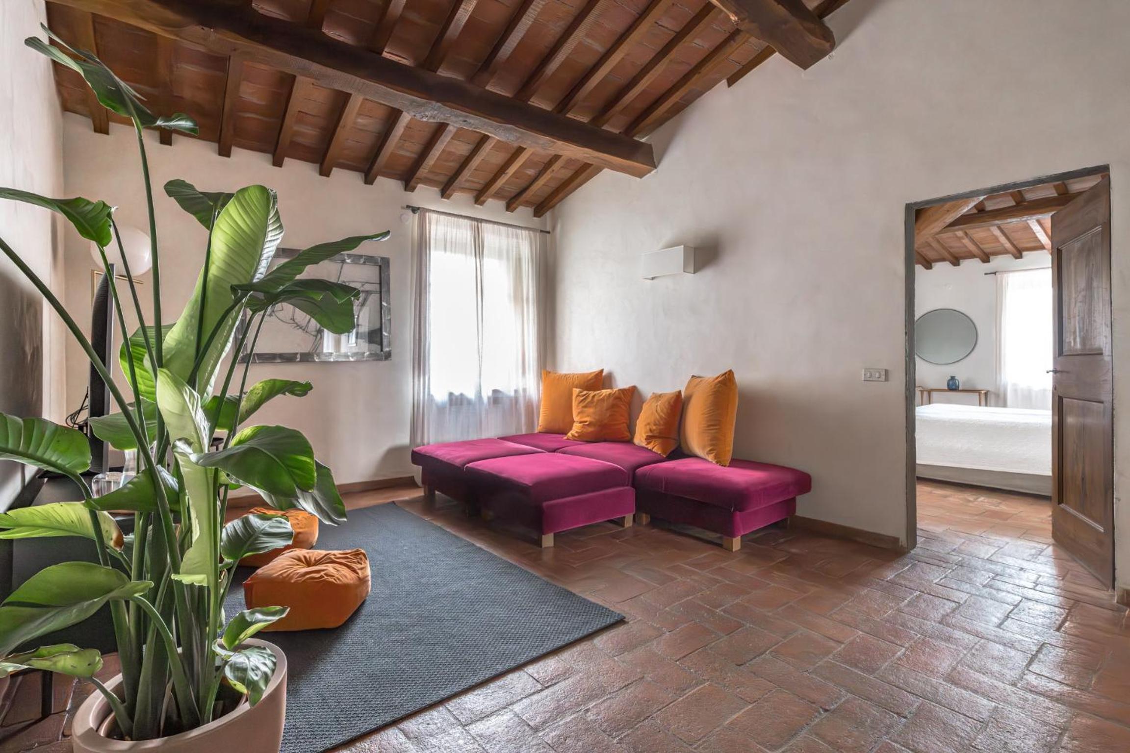 Apartments Florence - Villa Fonte Morgana with pool
