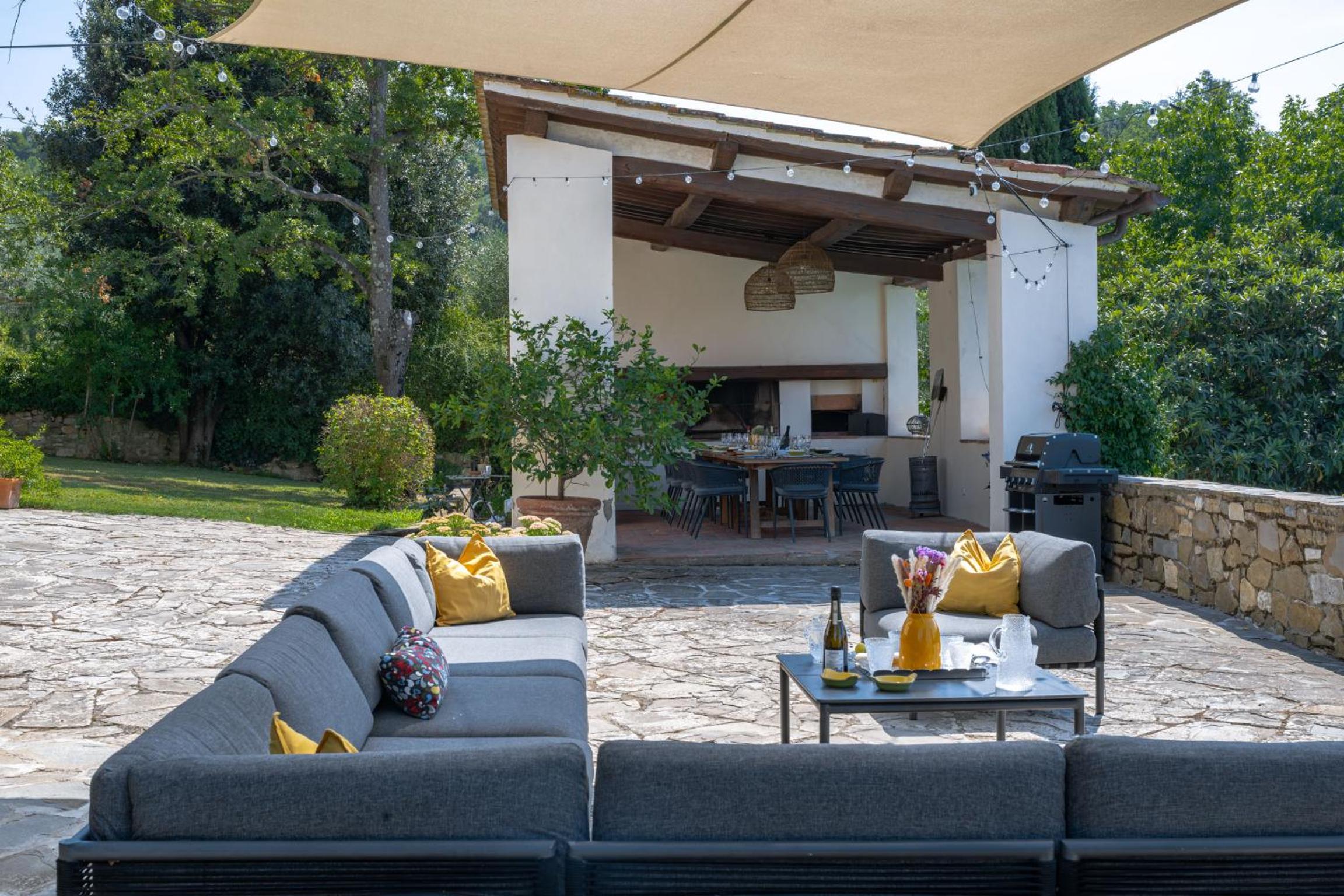 Apartments Florence - Villa Fonte Morgana with pool