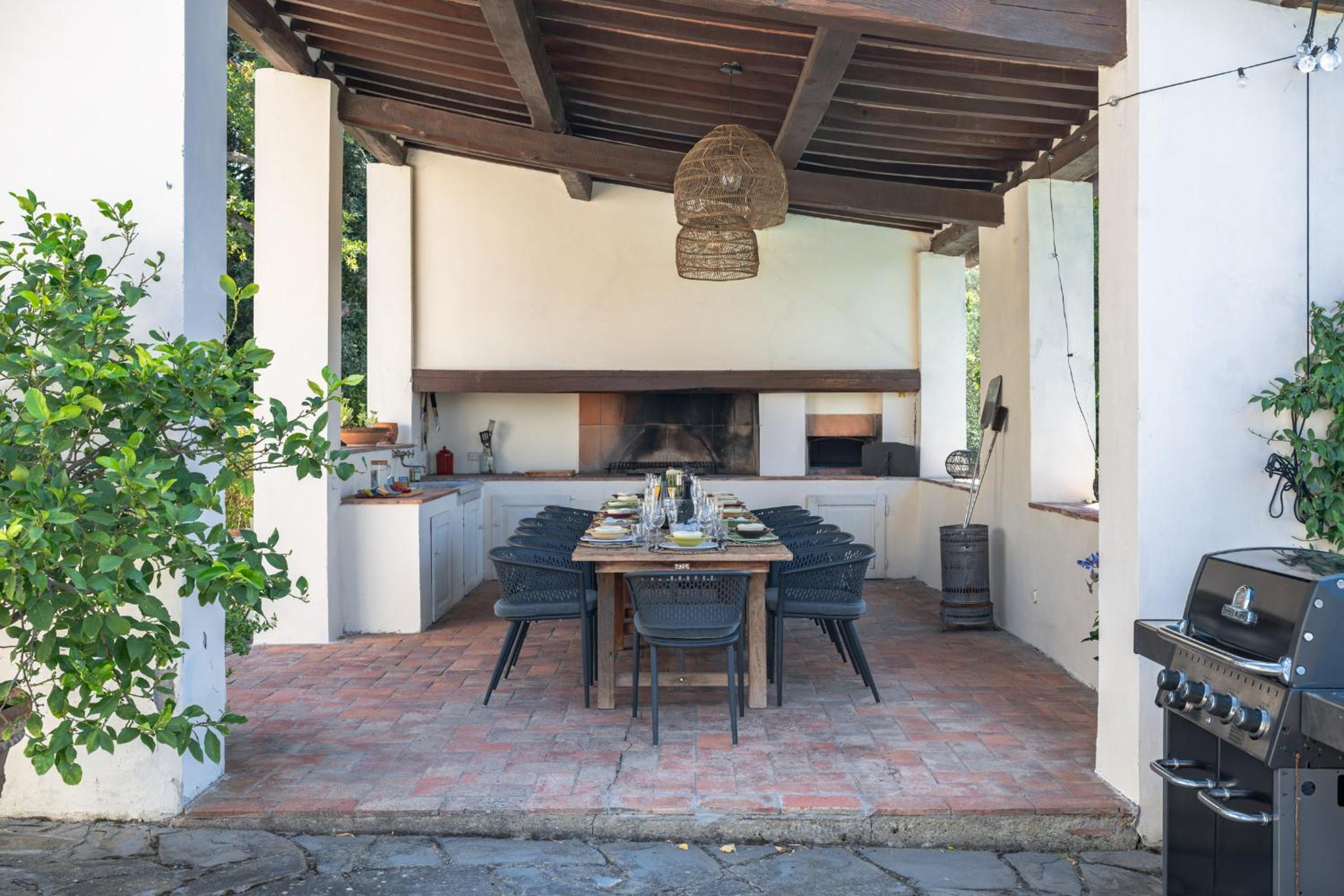 Apartments Florence - Villa Fonte Morgana with pool